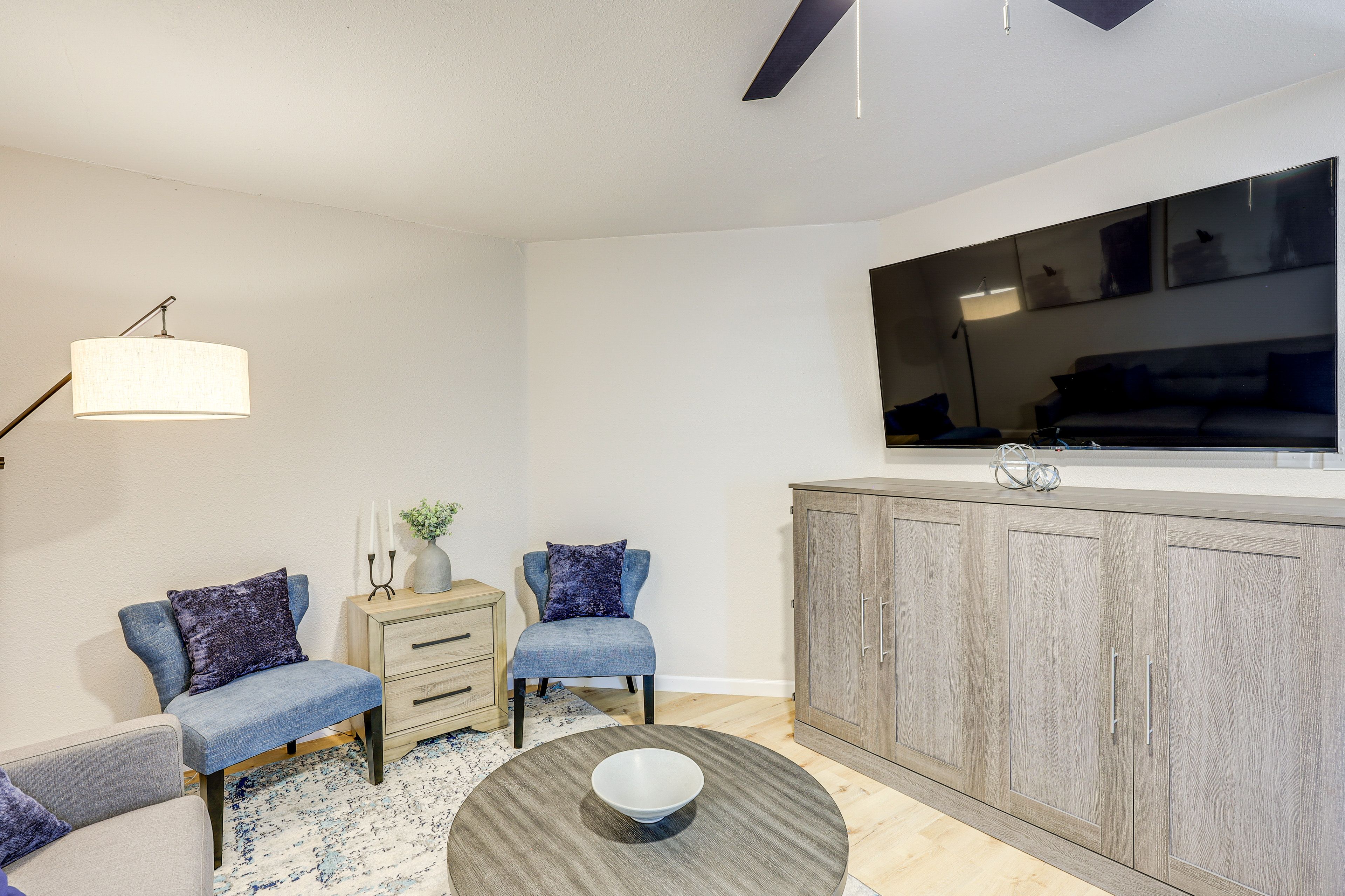 Living Room | Queen Murphy Cabinet | Free WiFi | Smart TVs | 1st Floor