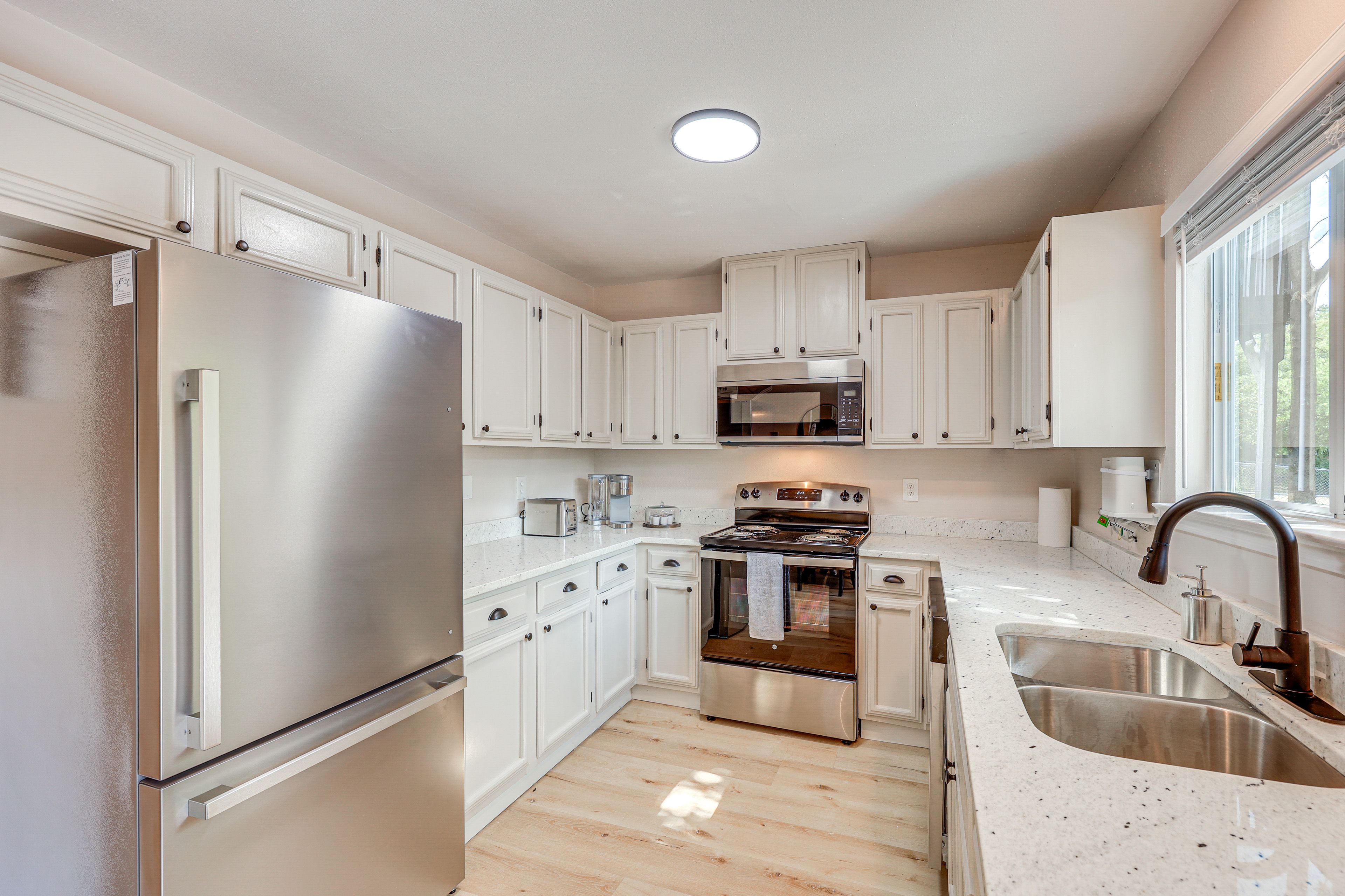 Kitchen | Cooking Basics | Dishwasher | Keurig Coffee Maker | 1st Floor
