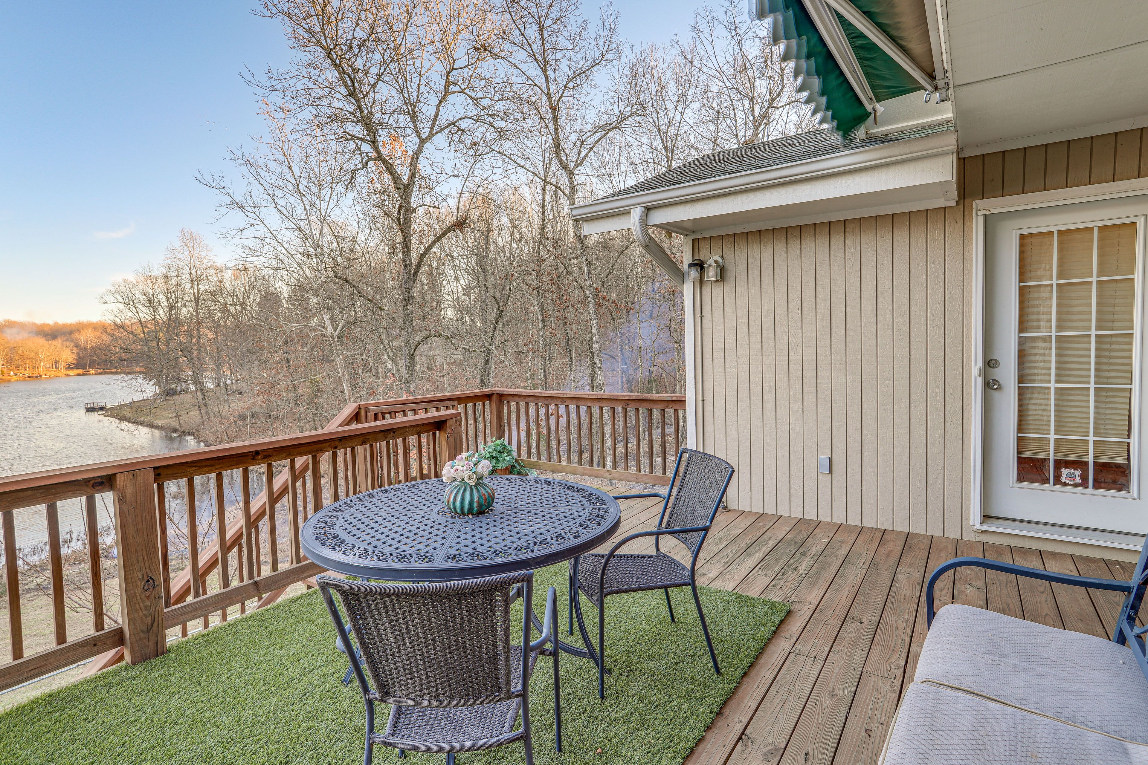 Deck | Outdoor Dining