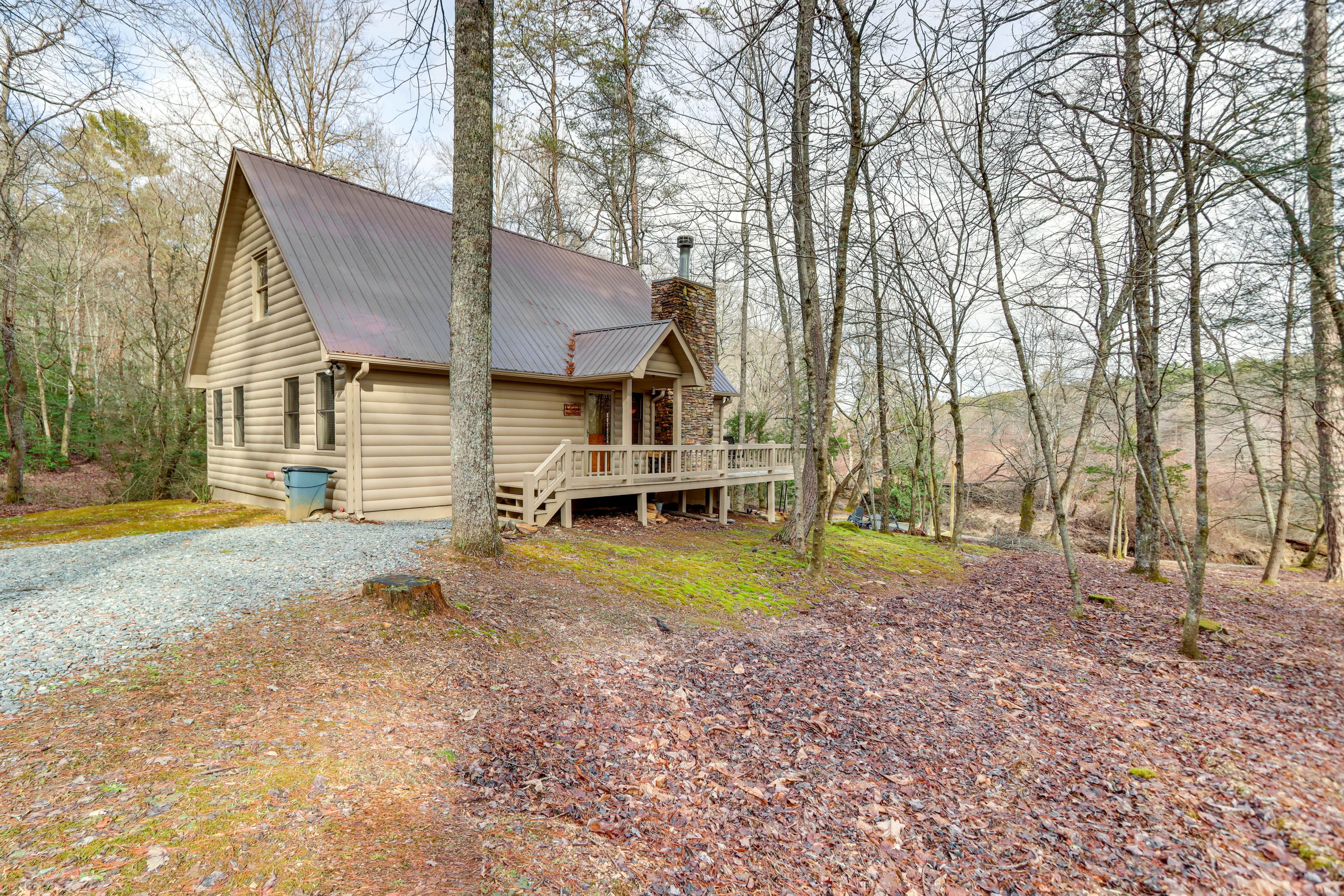 Cabin Exterior | Driveway Parking (2 Vehicles)