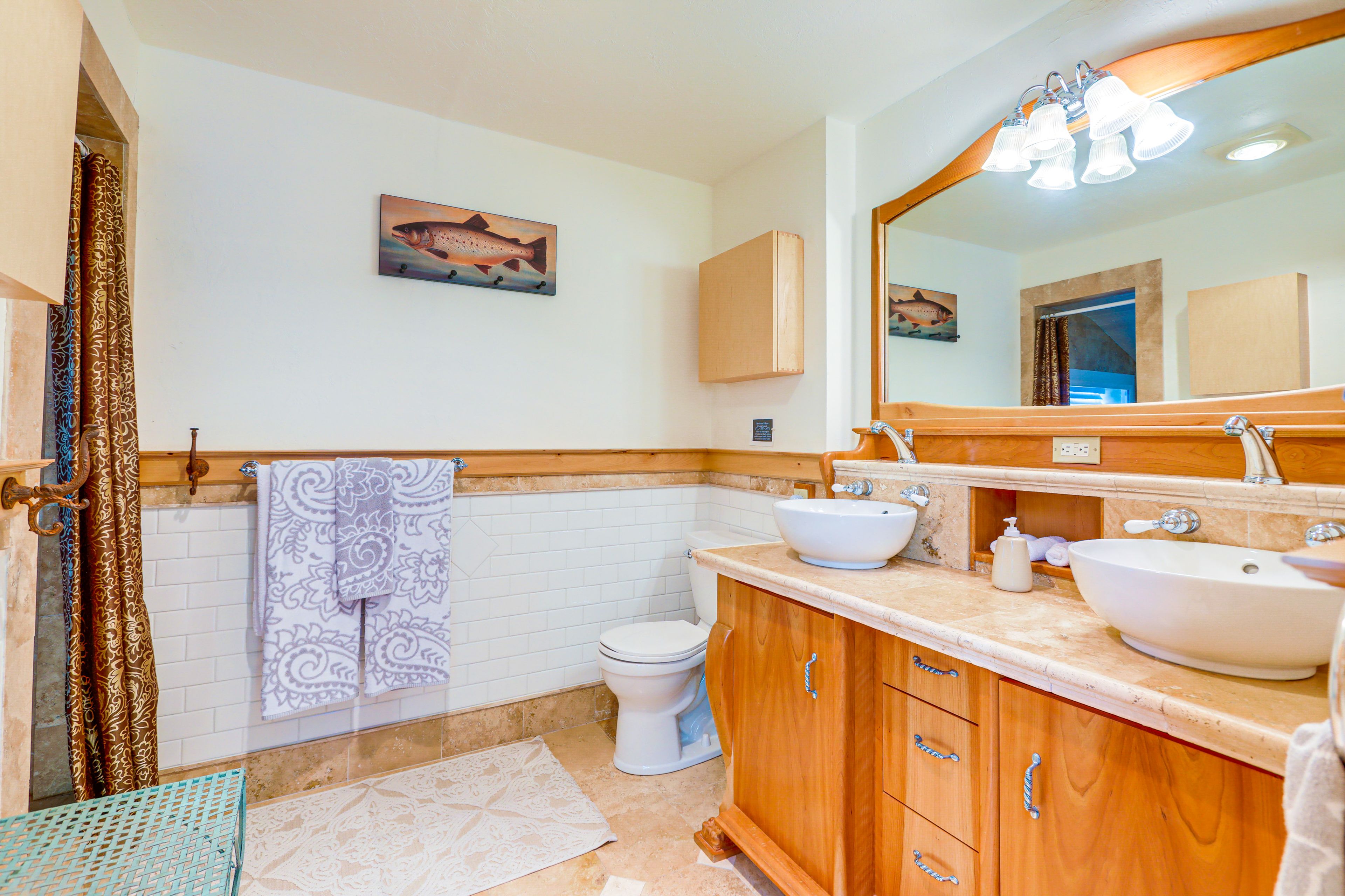 Full Bathroom | 2nd Floor