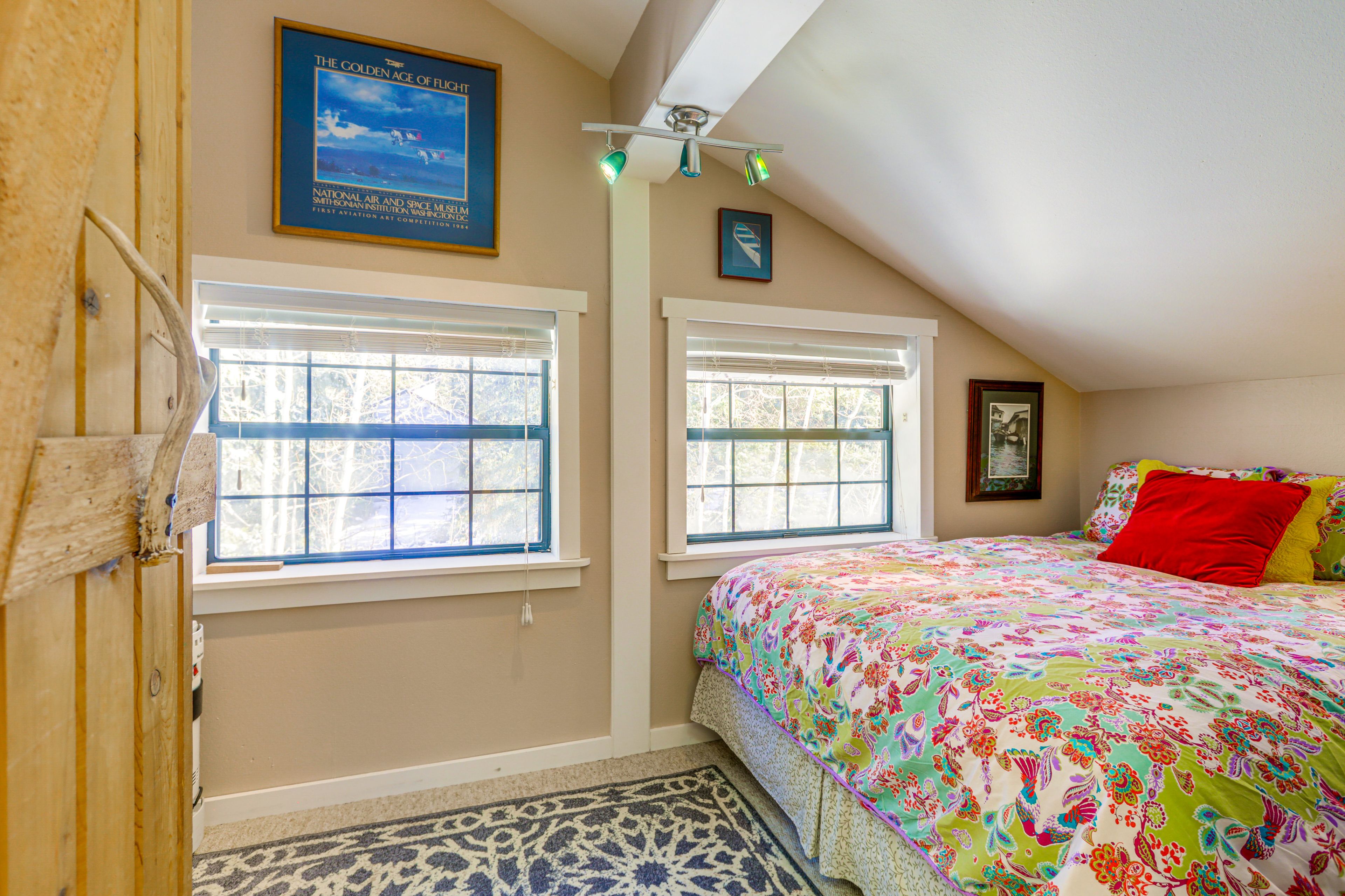 Bedroom 1 | Queen Bed | 2nd Floor