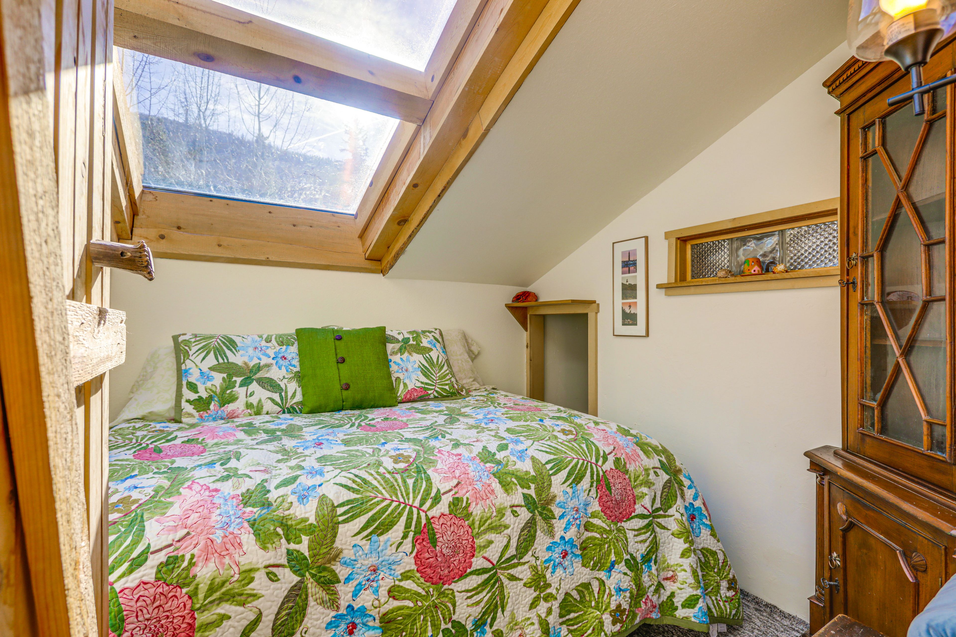 Bedroom 2 | Full Bed | 2nd Floor