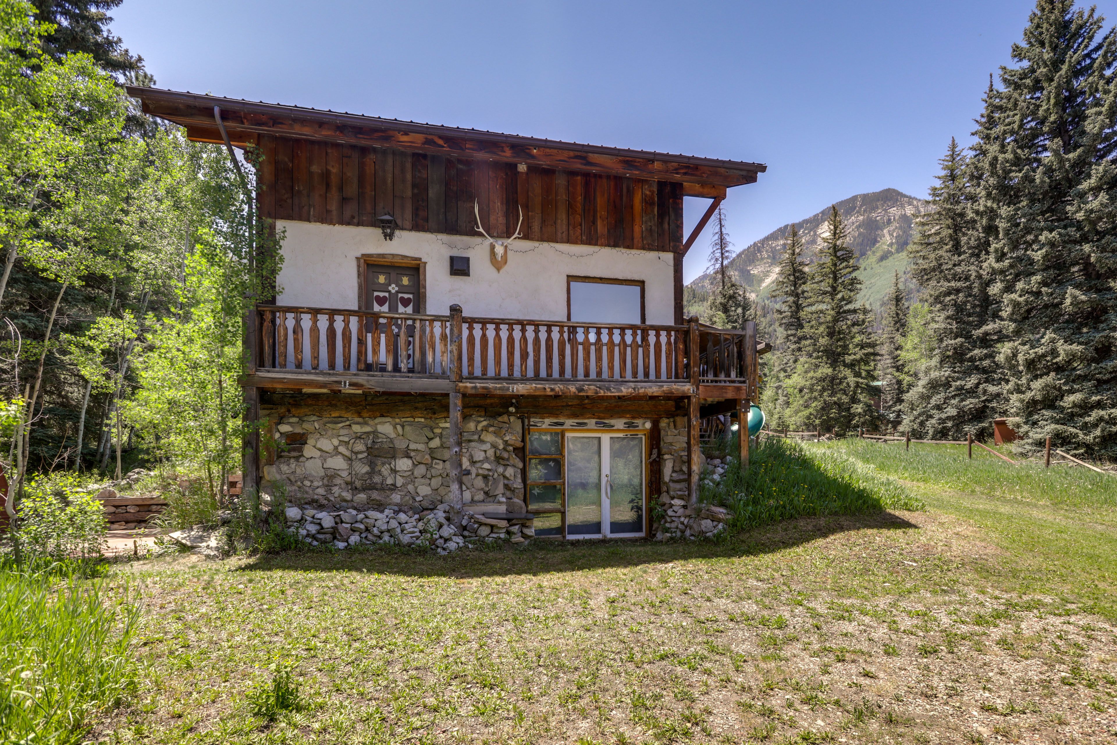 Exterior | Mountain Views