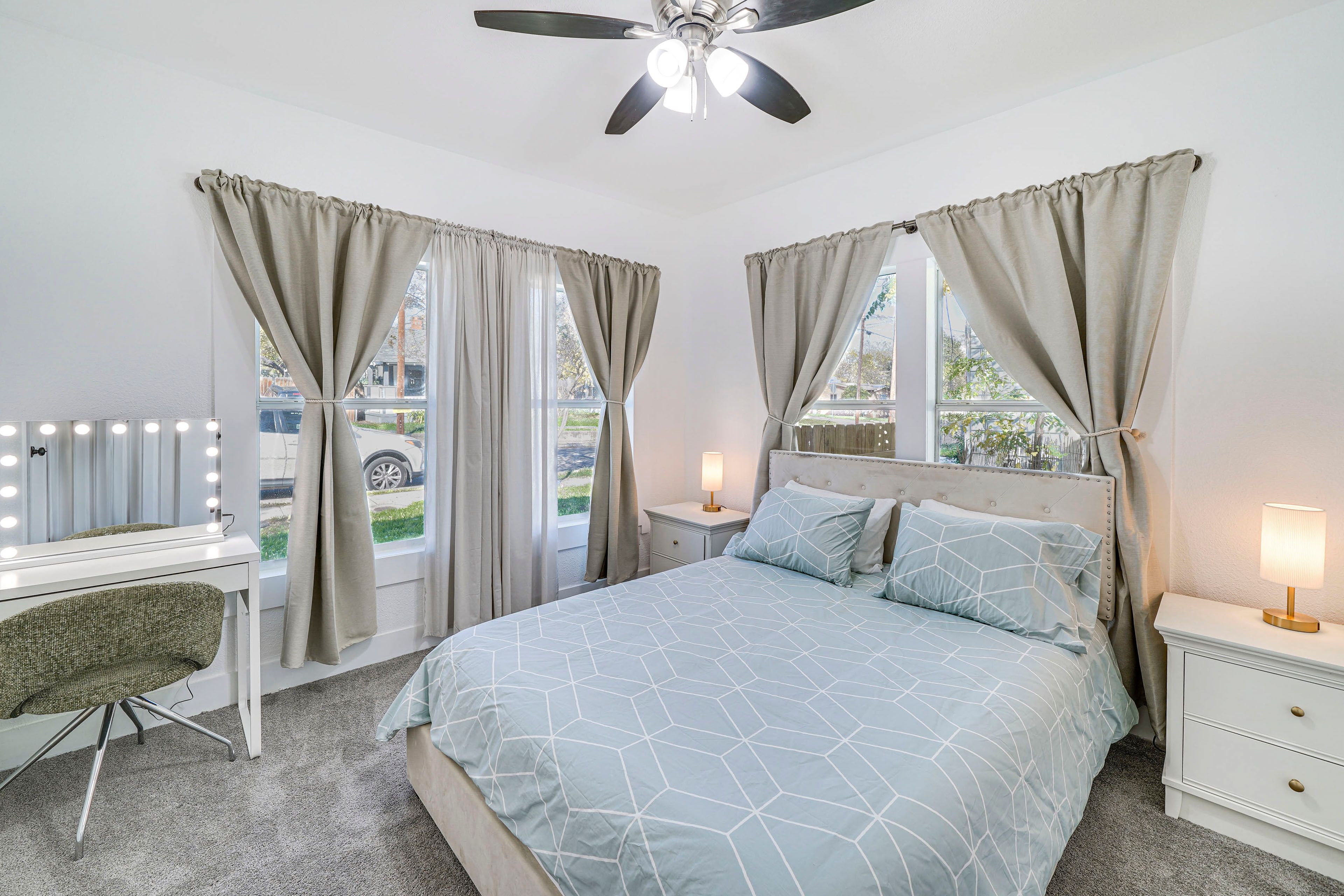 Bedroom 2 | Queen Bed