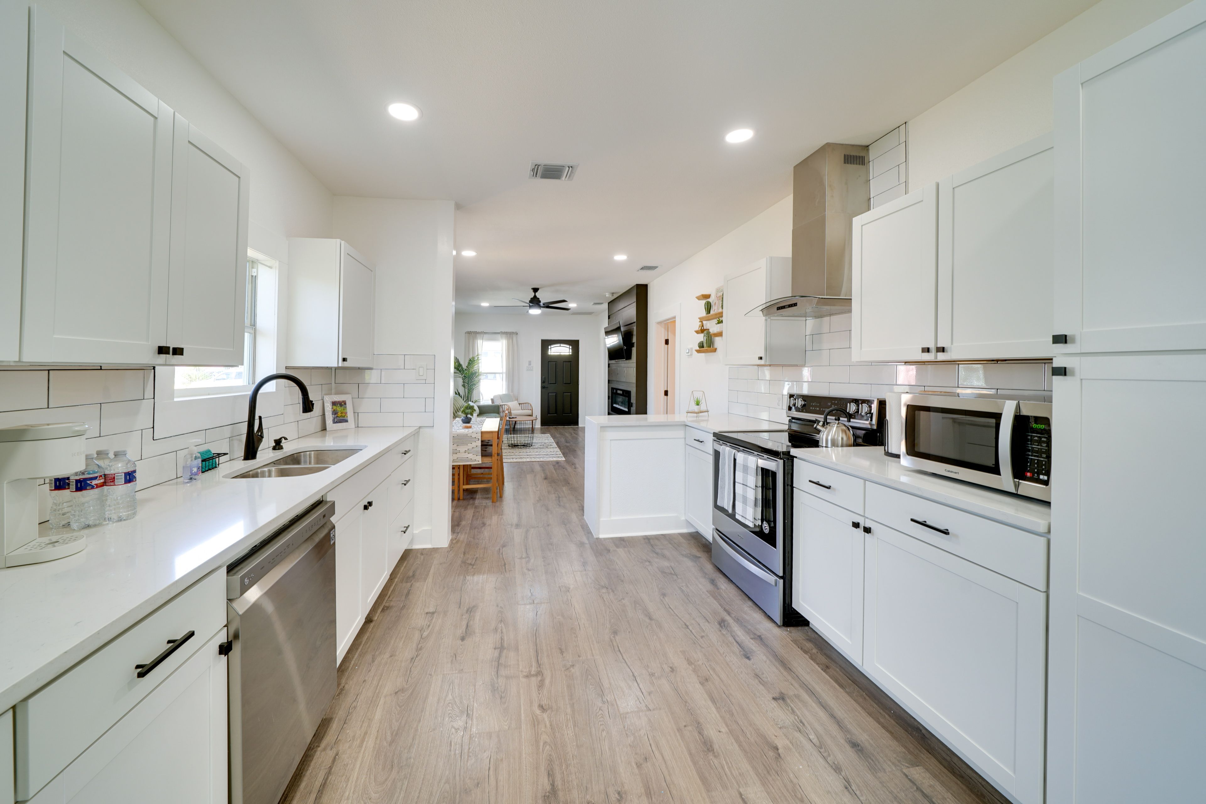 Kitchen | Keurig & Drip Coffee Maker