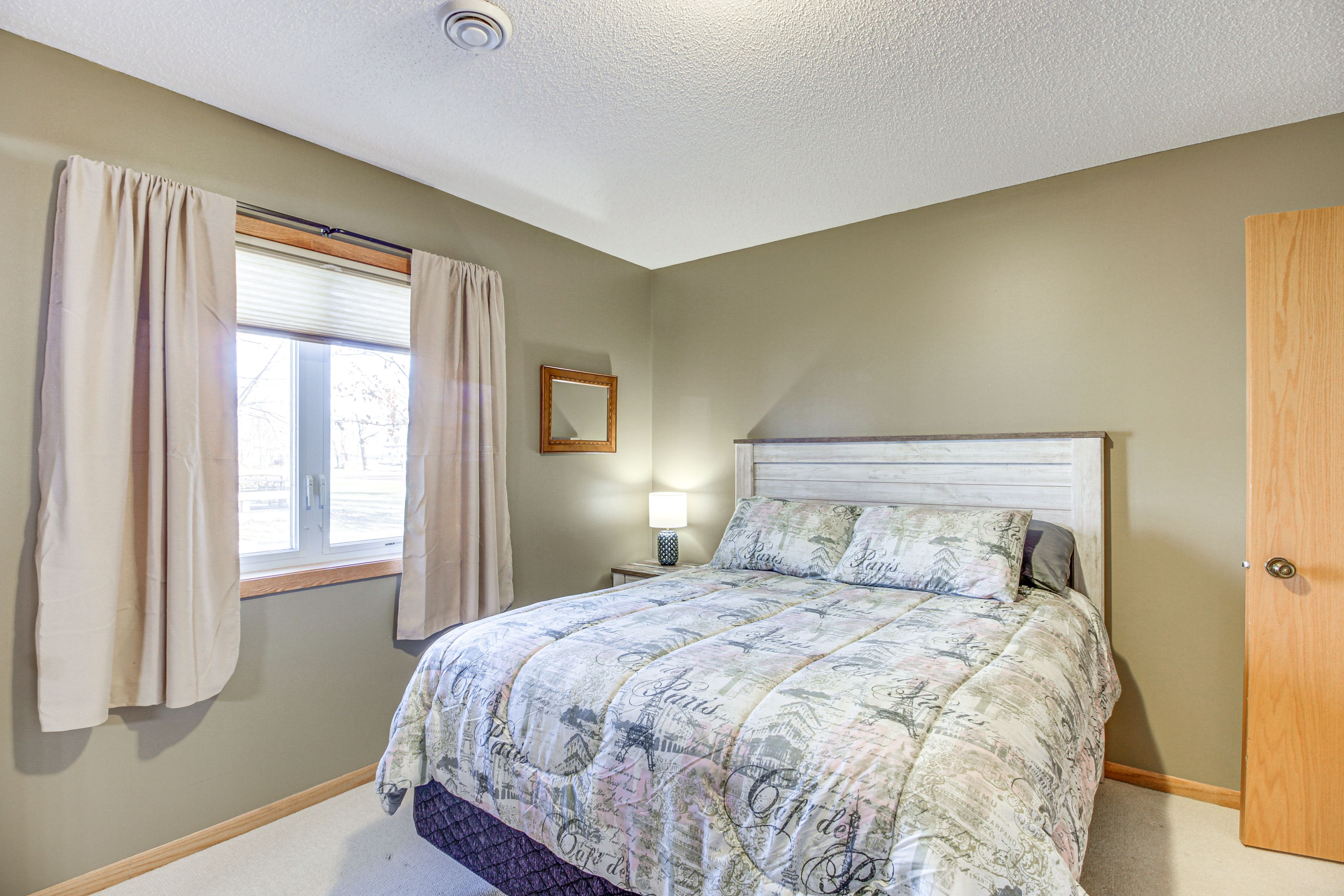 Bedroom 1 | Queen Bed | Linens Provided