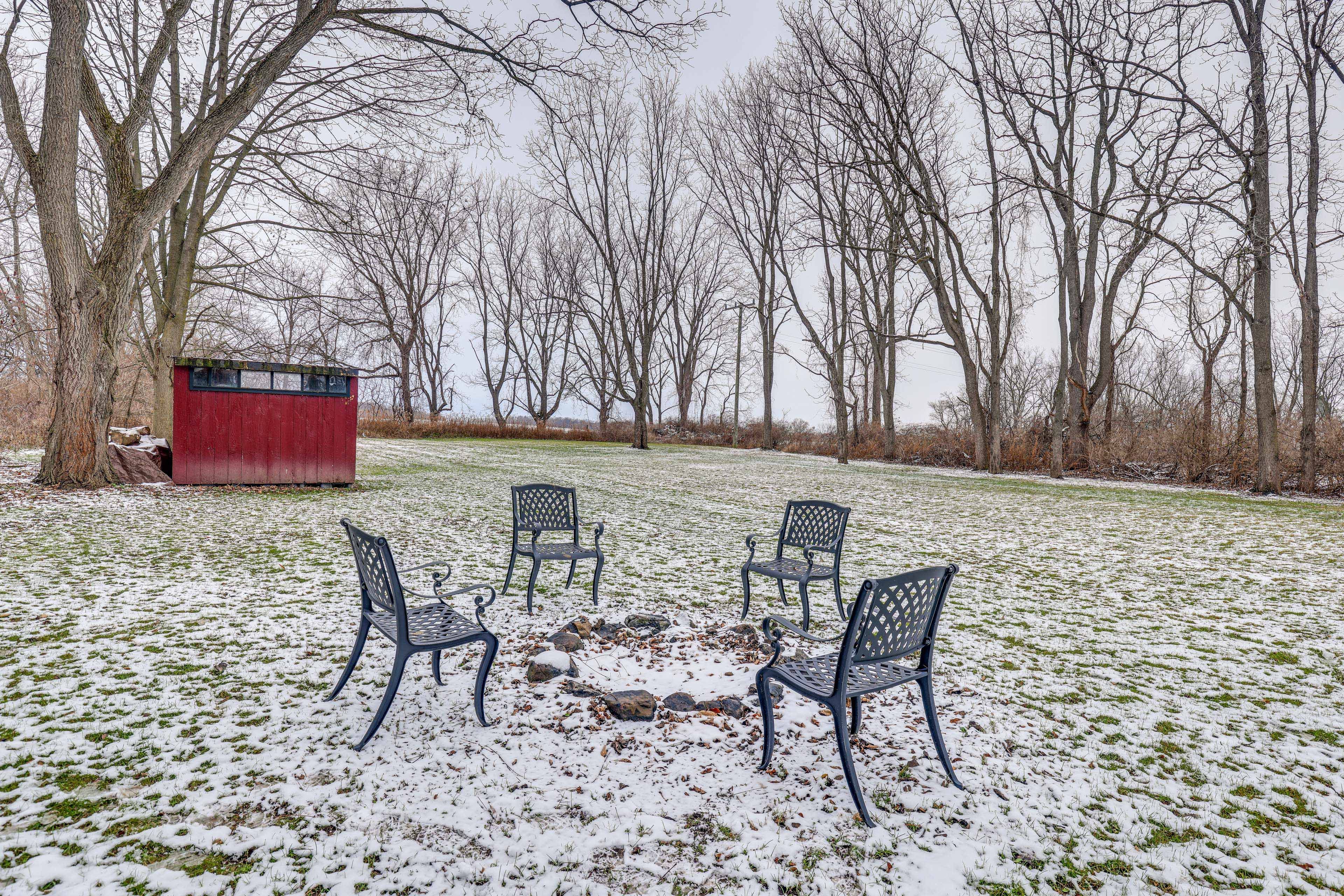 House Exterior | Wood-Burning Fire Pit
