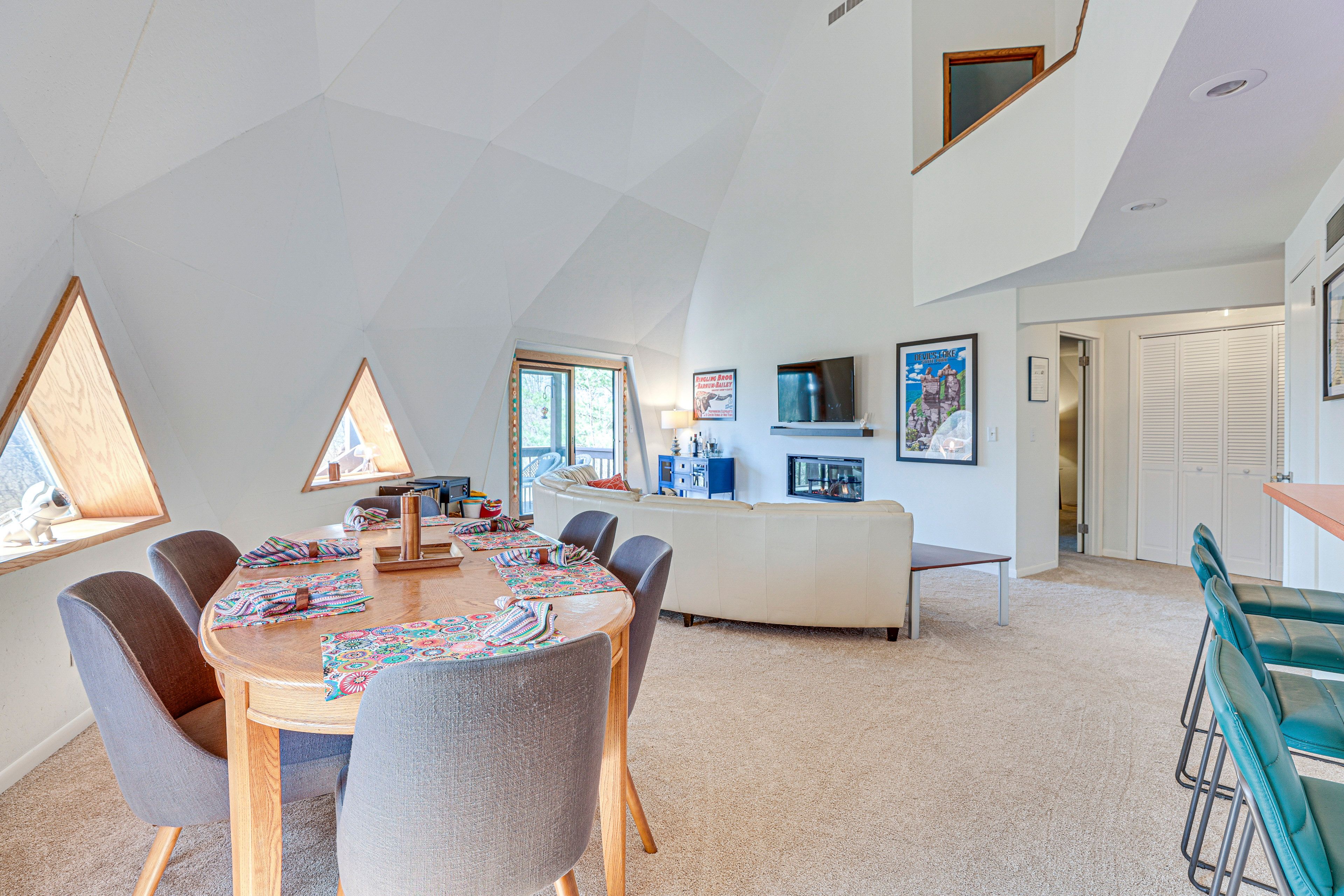 Dining Area | Dishware & Flatware Provided | Main Floor