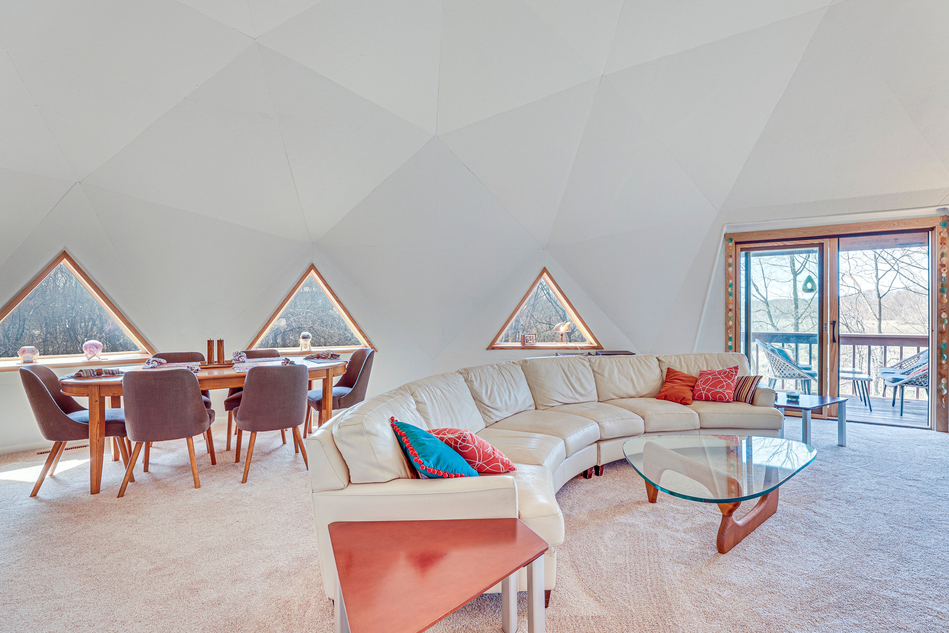 Great Room | Gas Fireplace | Smart TV | Main Floor
