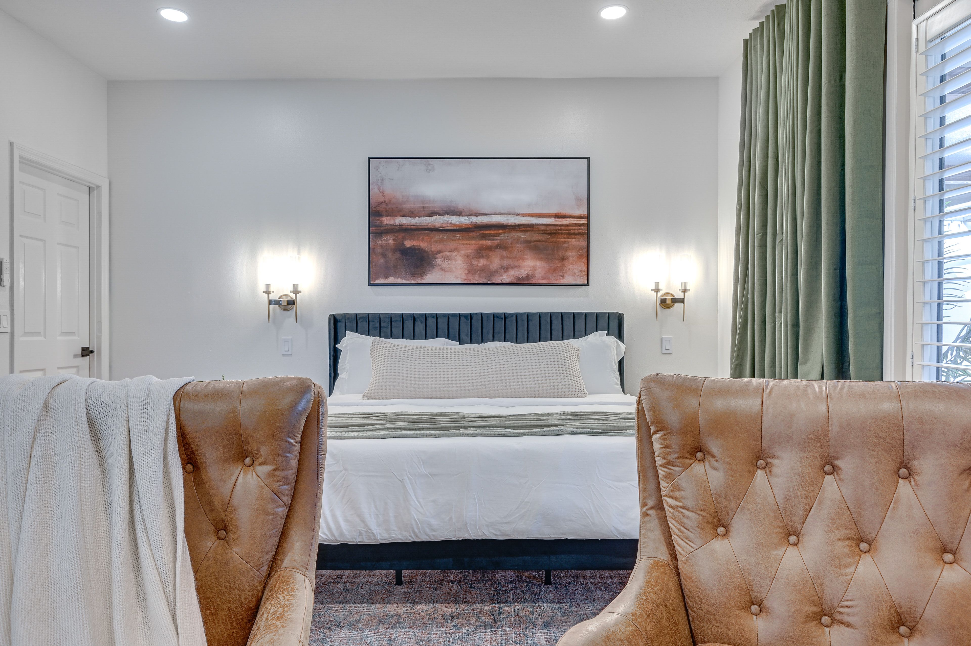 Bedroom Suite | King Bed | Flat-Screen TV | Access to Lanai