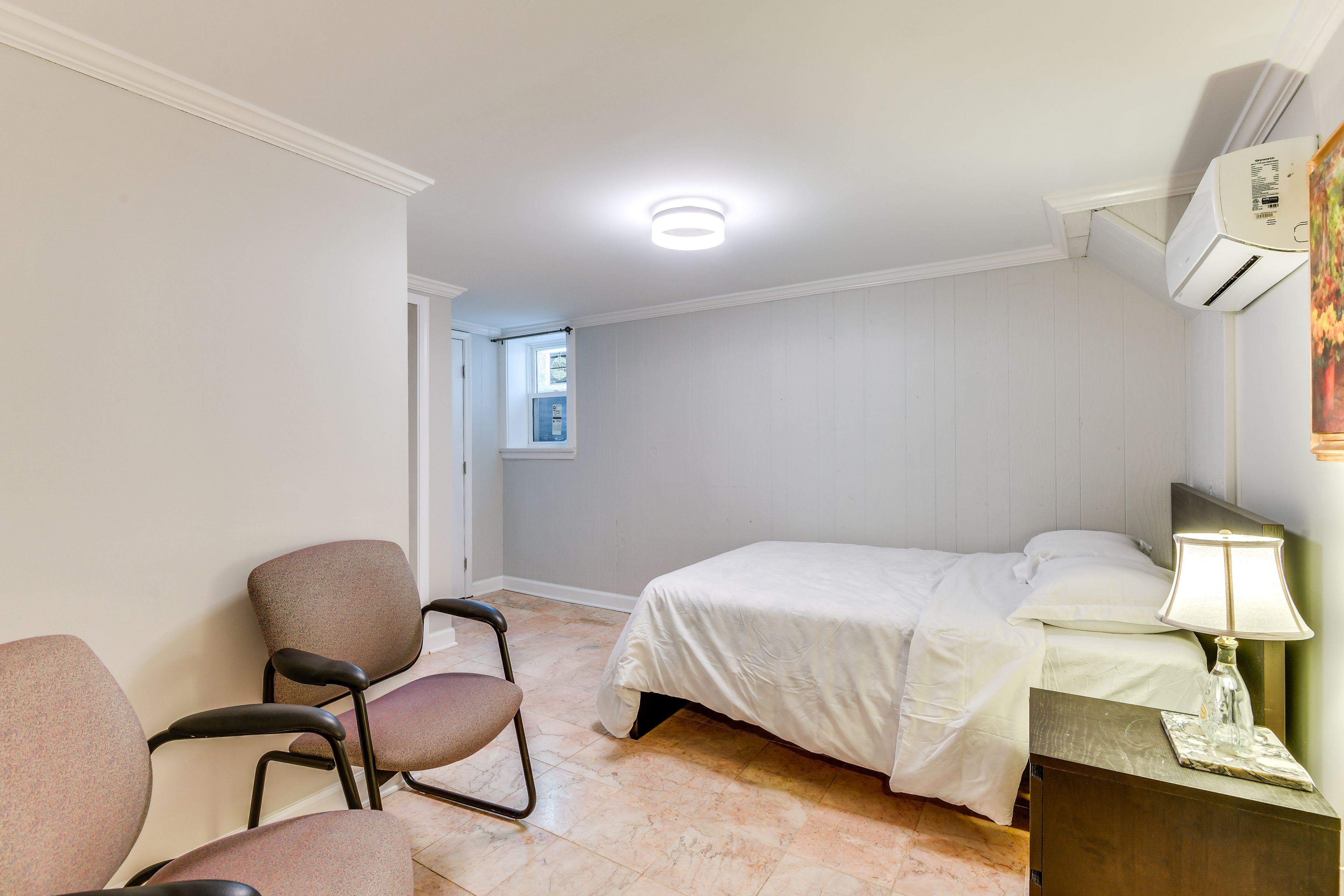 Bedroom 5 | Full Bed | 1st Floor