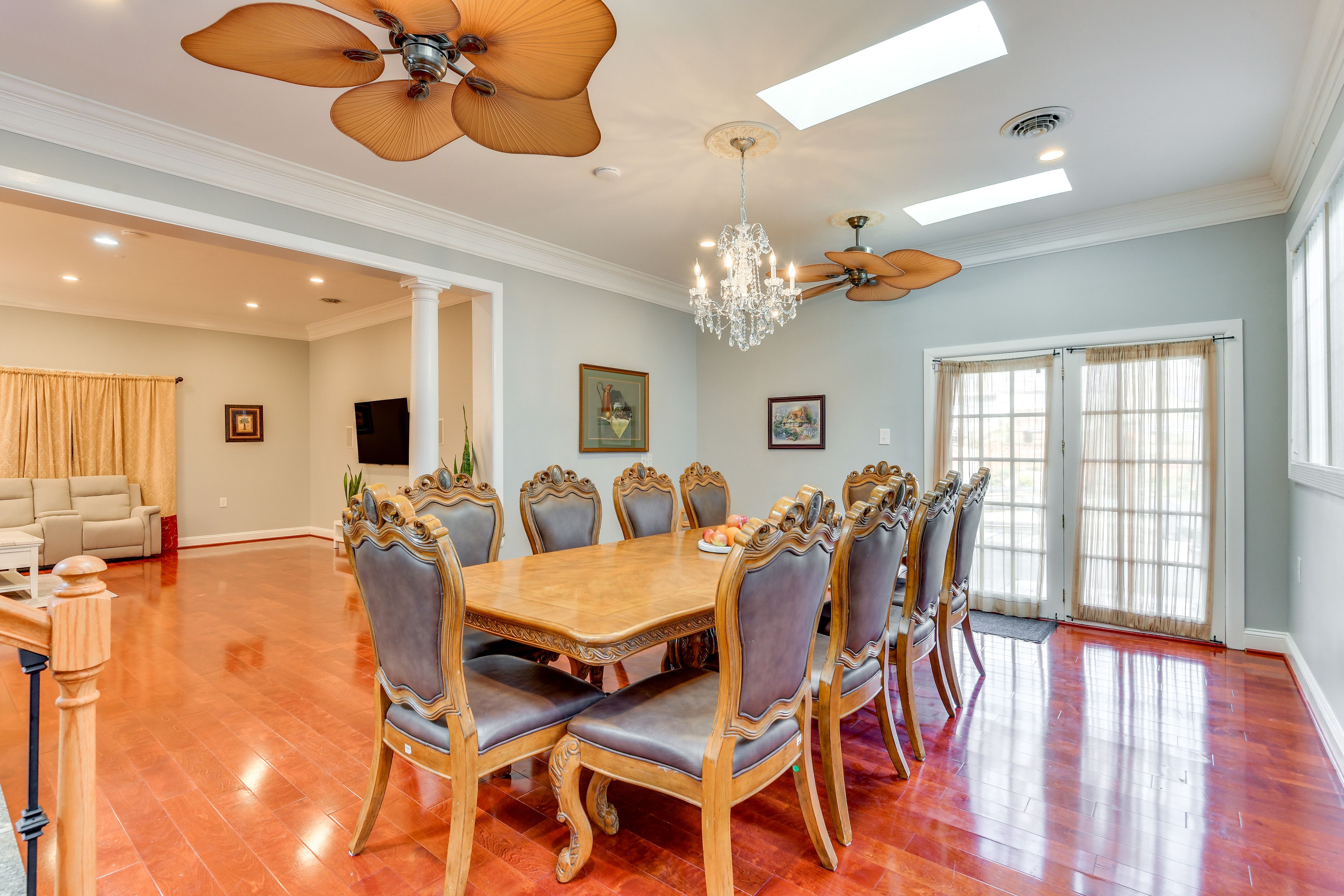 Formal Dining Room | Dishware/Flatware Provided | 2nd Floor