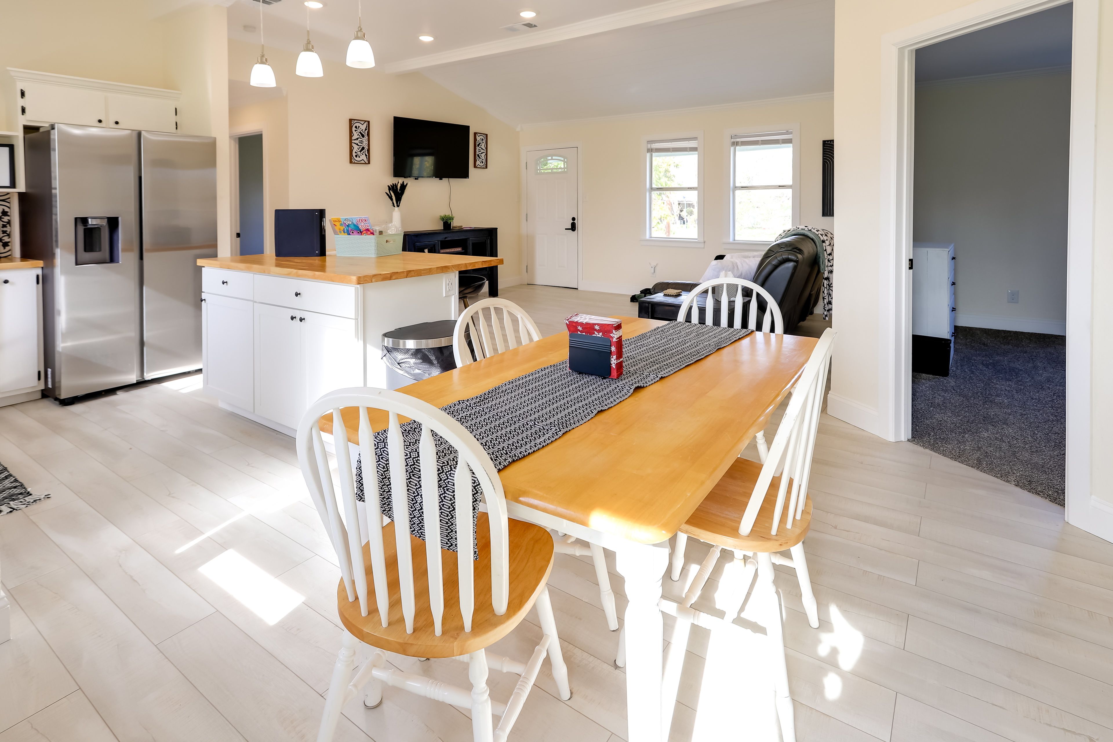 Dining Room | Dishware & Flatware Provided