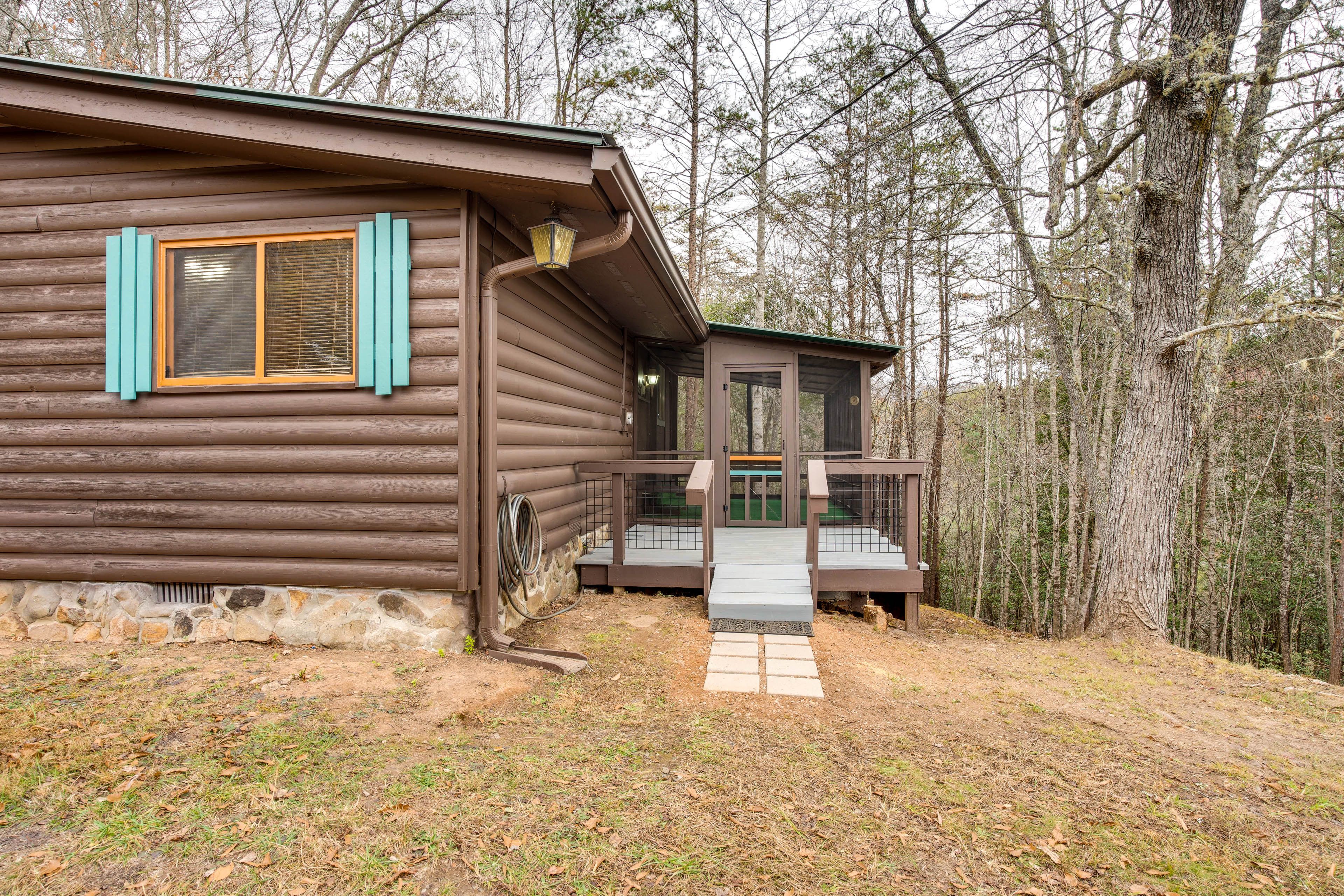 Exterior | Driveway (5 Vehicles)
