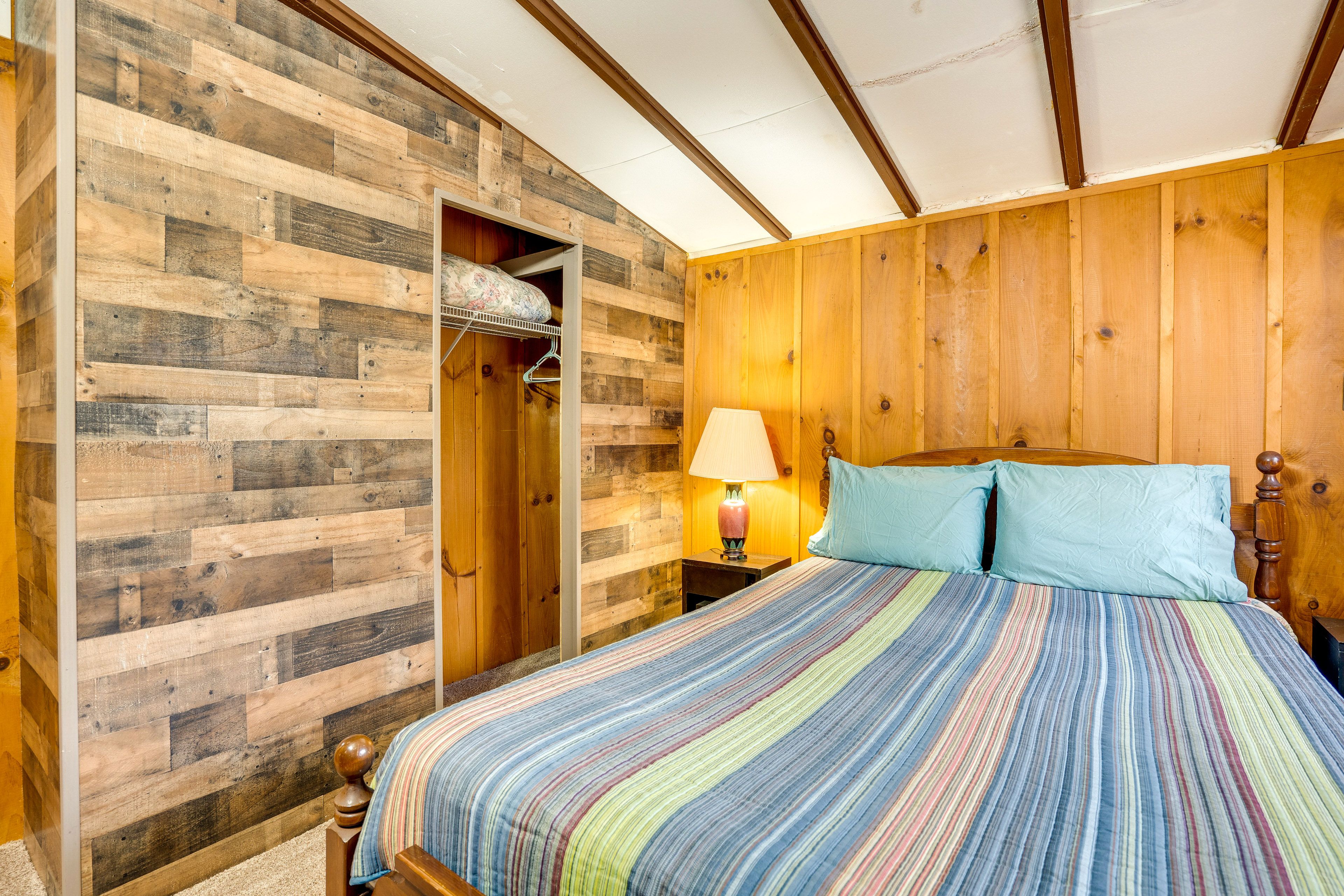 Bedroom 2 (Access via Bedroom 1) | Full Bed