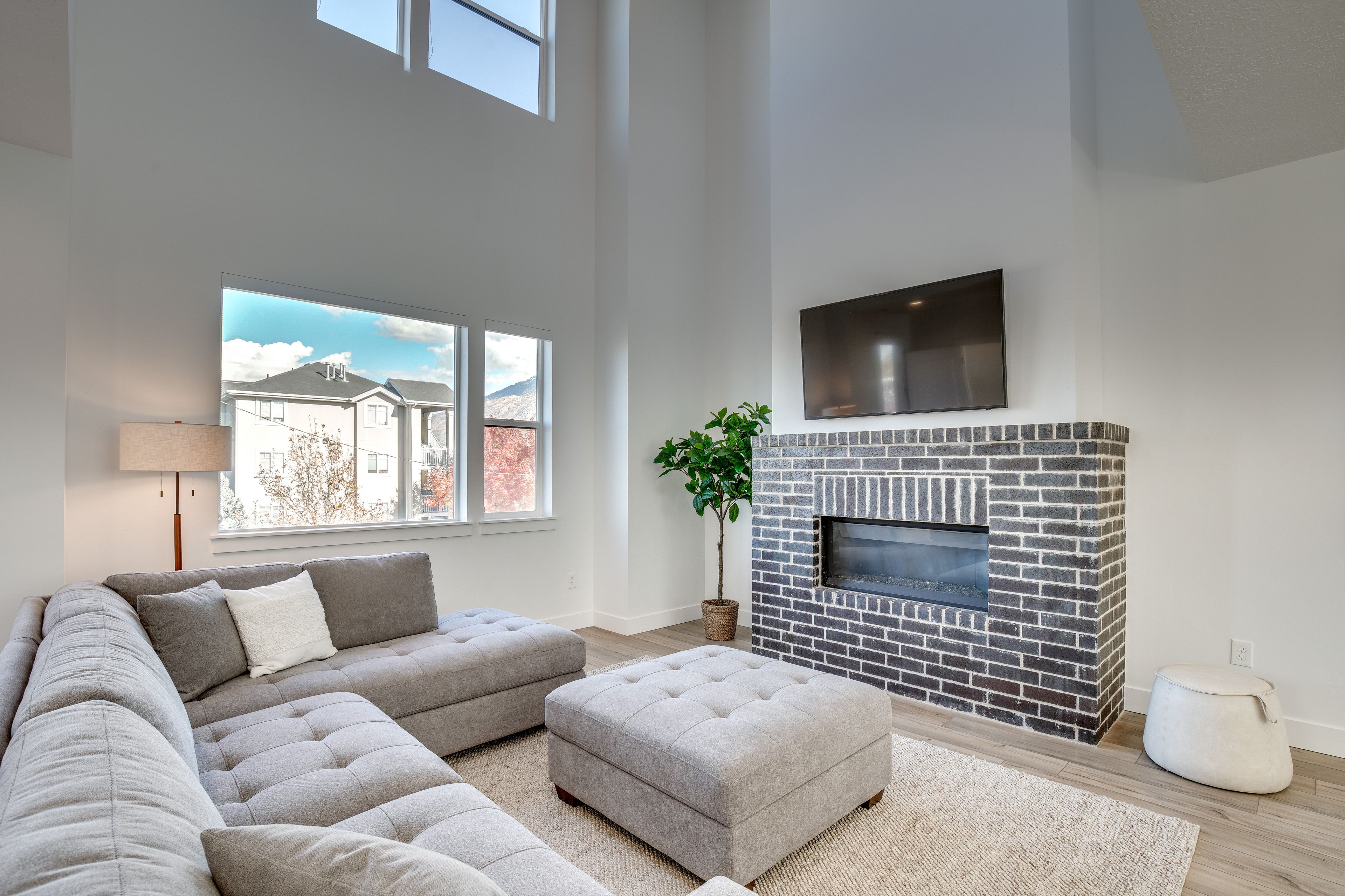 Living Room | Smart TV | Central A/C + Heating