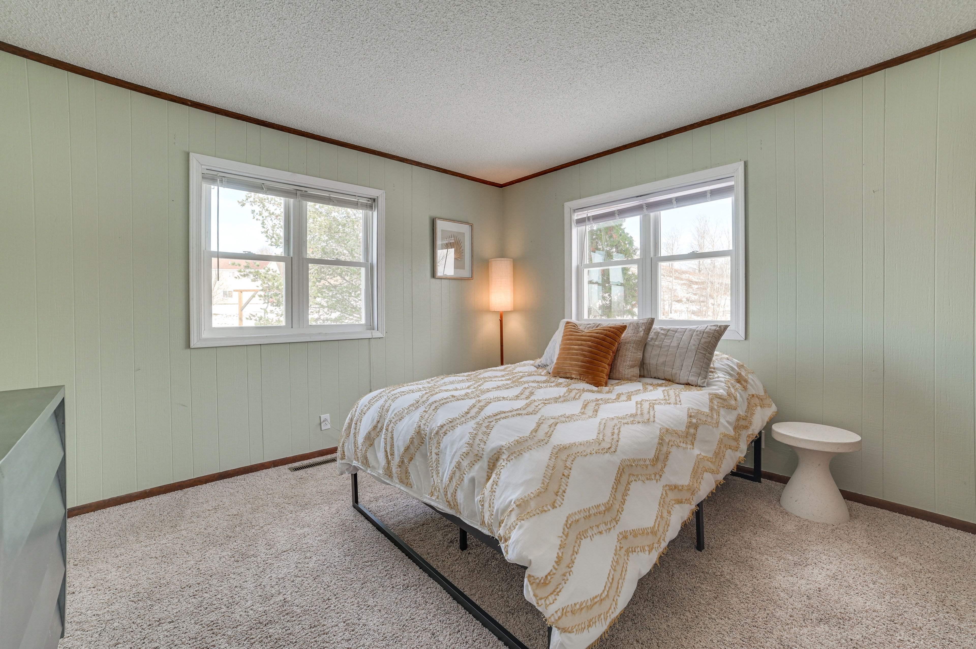 Bedroom 2 | Queen Bed