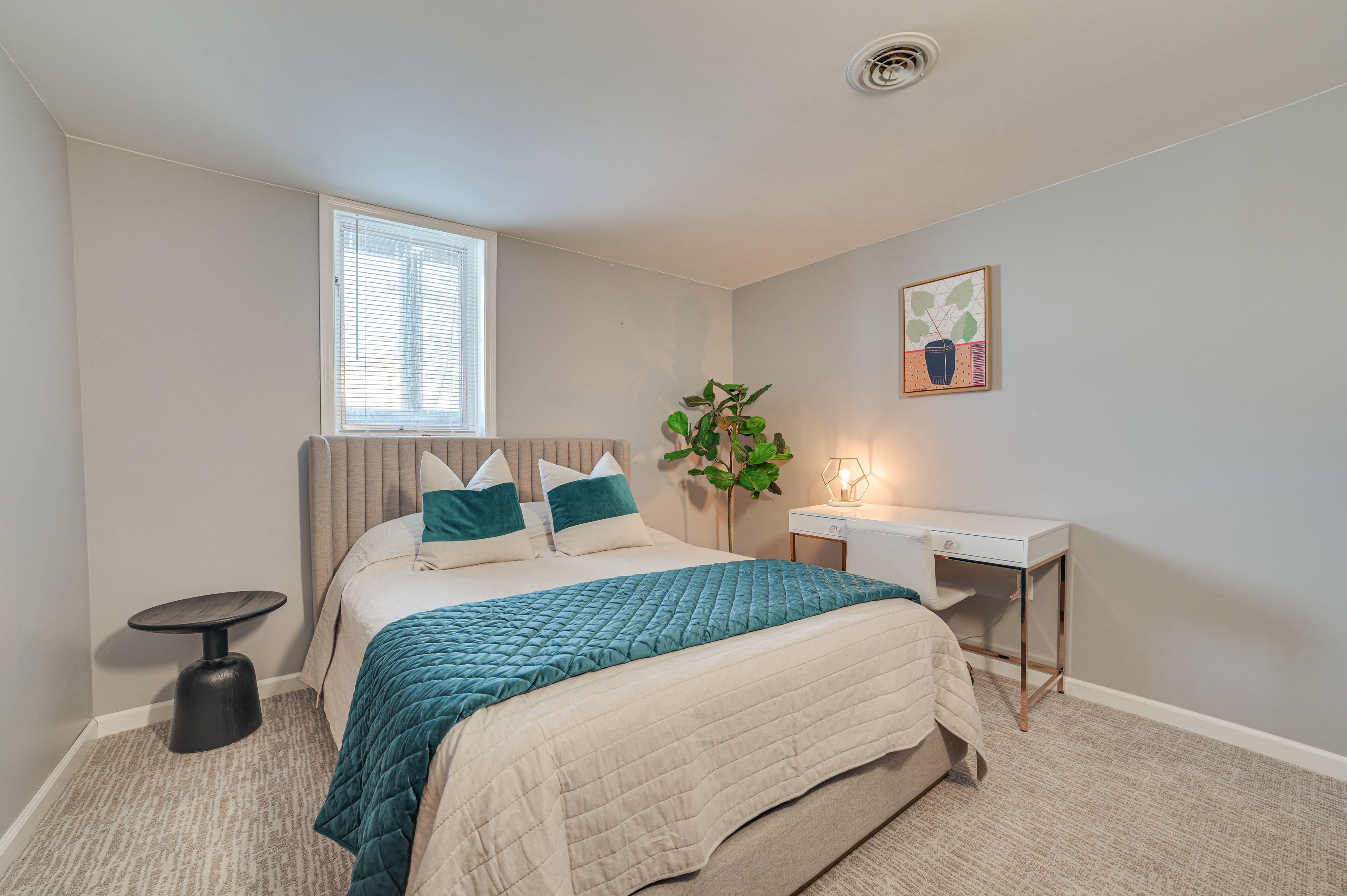 Bedroom 3 | Queen Bed