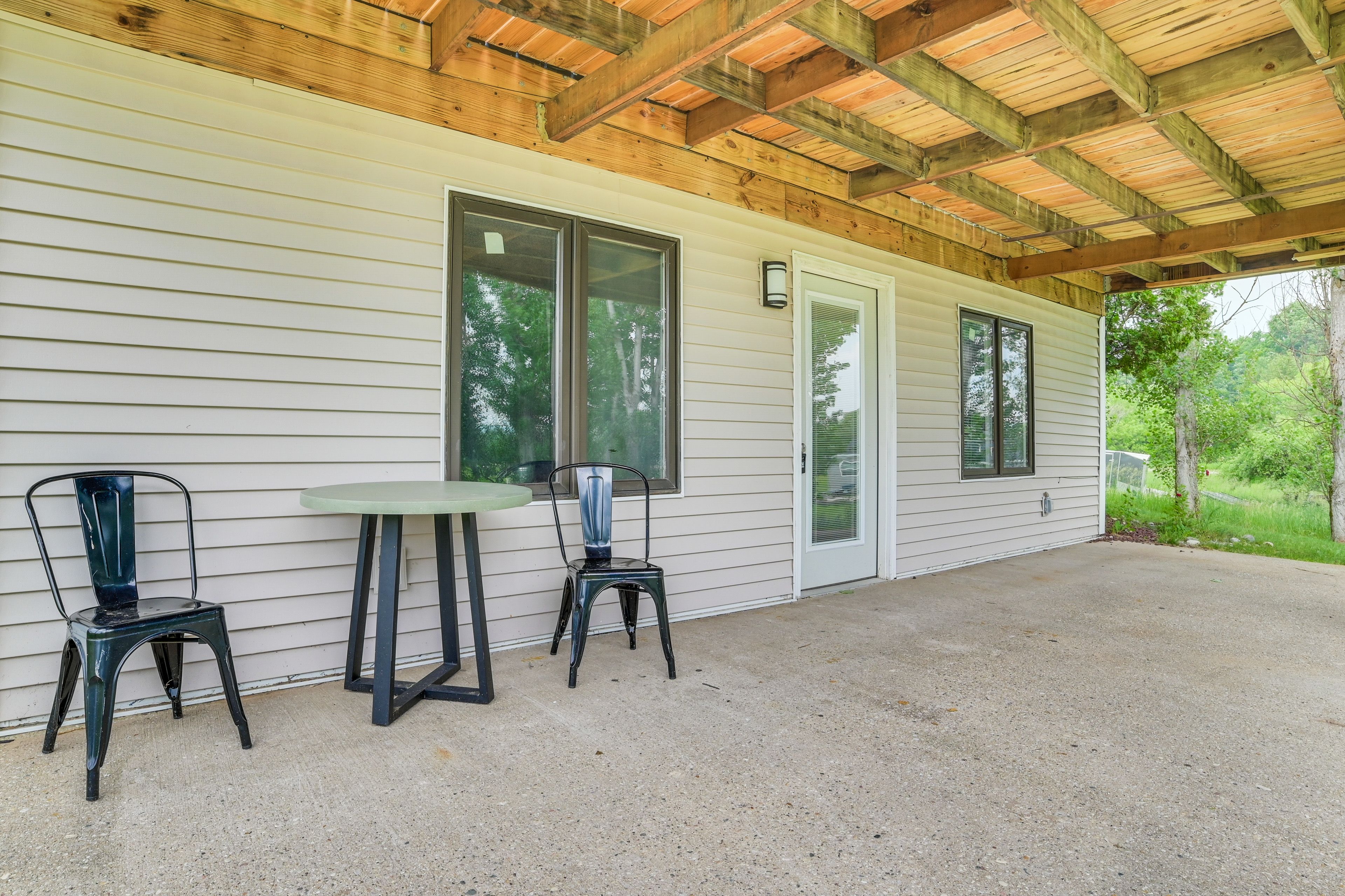 Covered Patio w/ Seating
