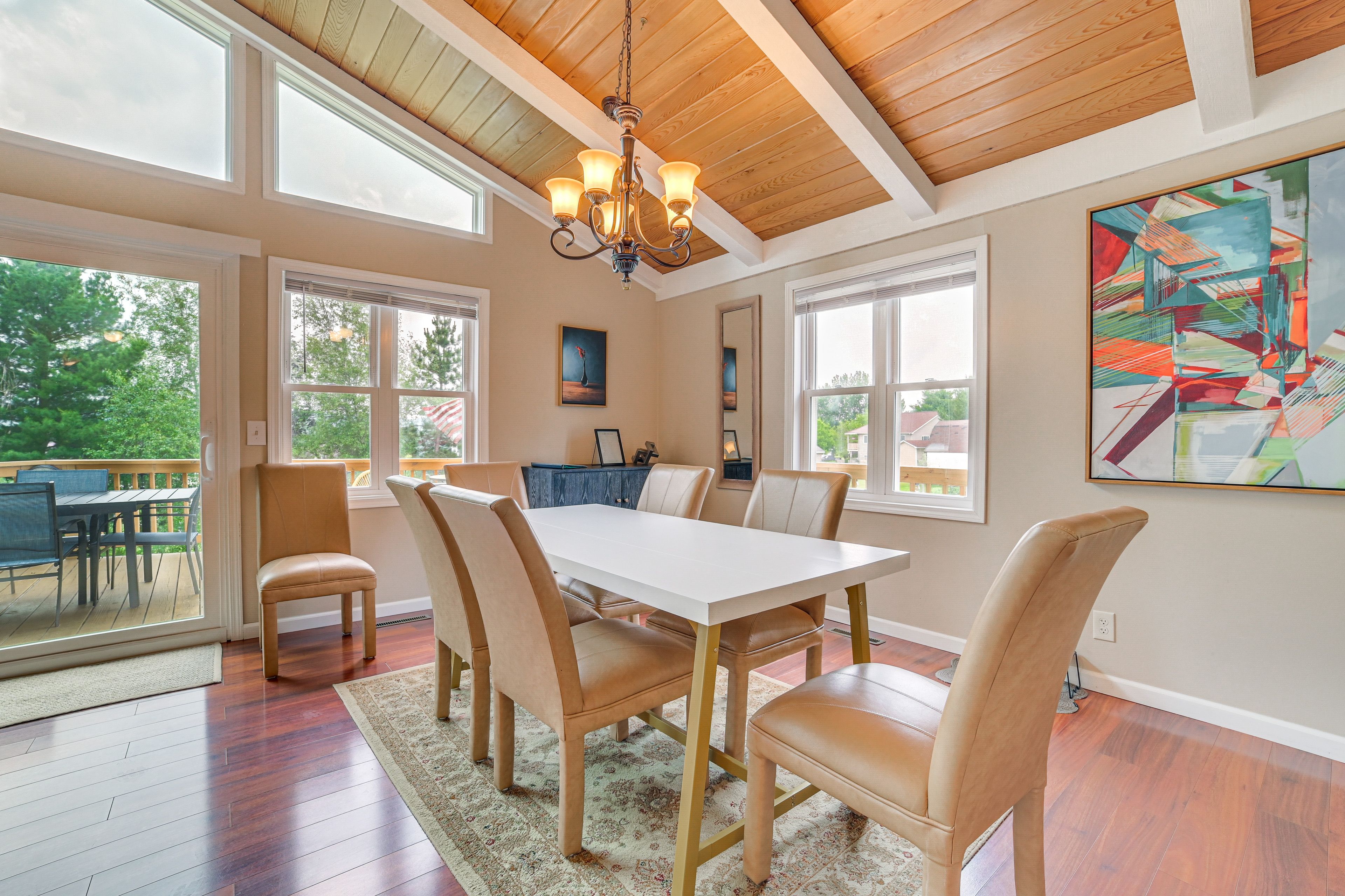 Dining Area | Dishes & Flatware Provided