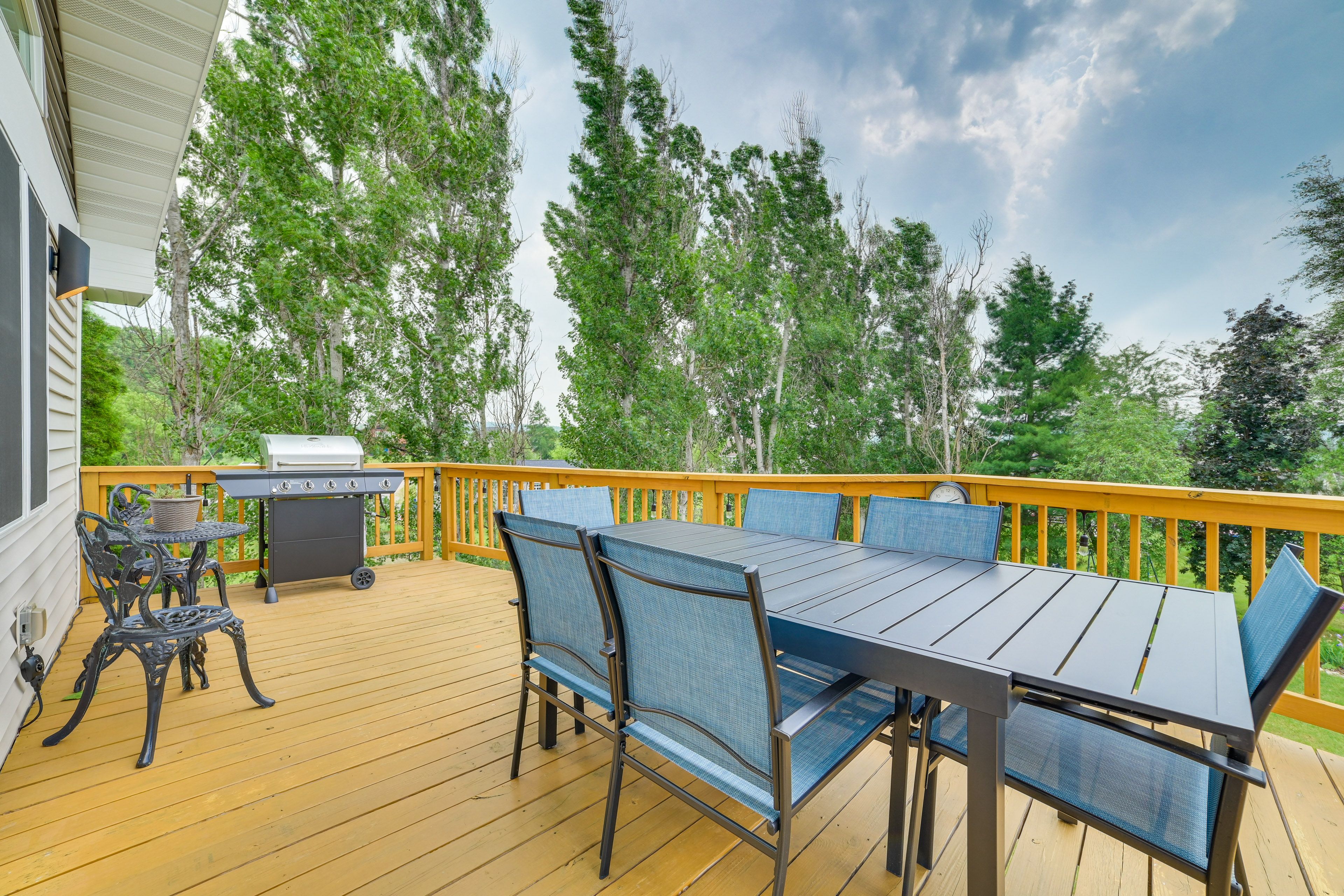 Furnished Deck | Outdoor Dining | Gas Grill