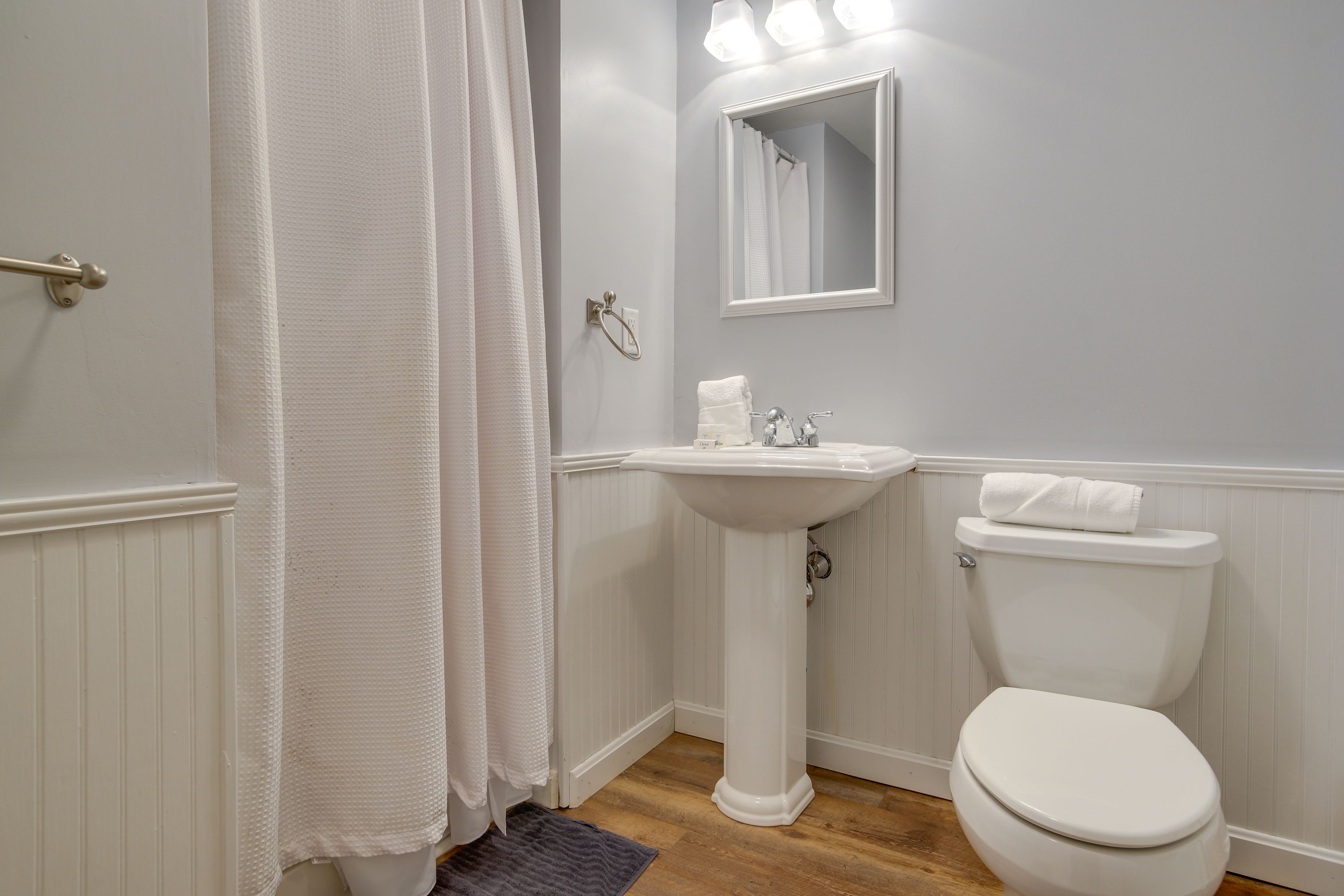 Full Bathroom | Basement | Towels Provided
