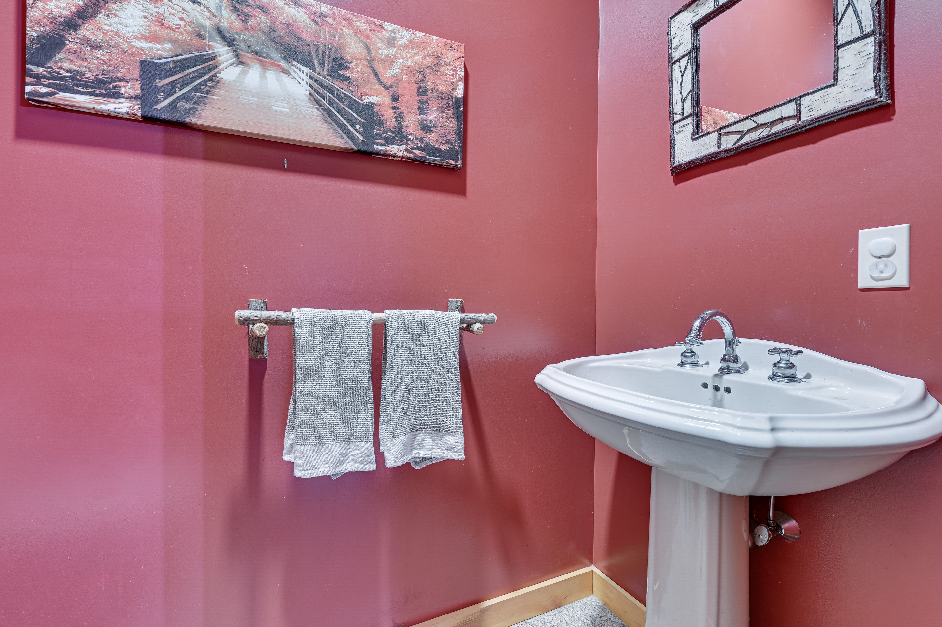 Half Bathroom | 1st Floor