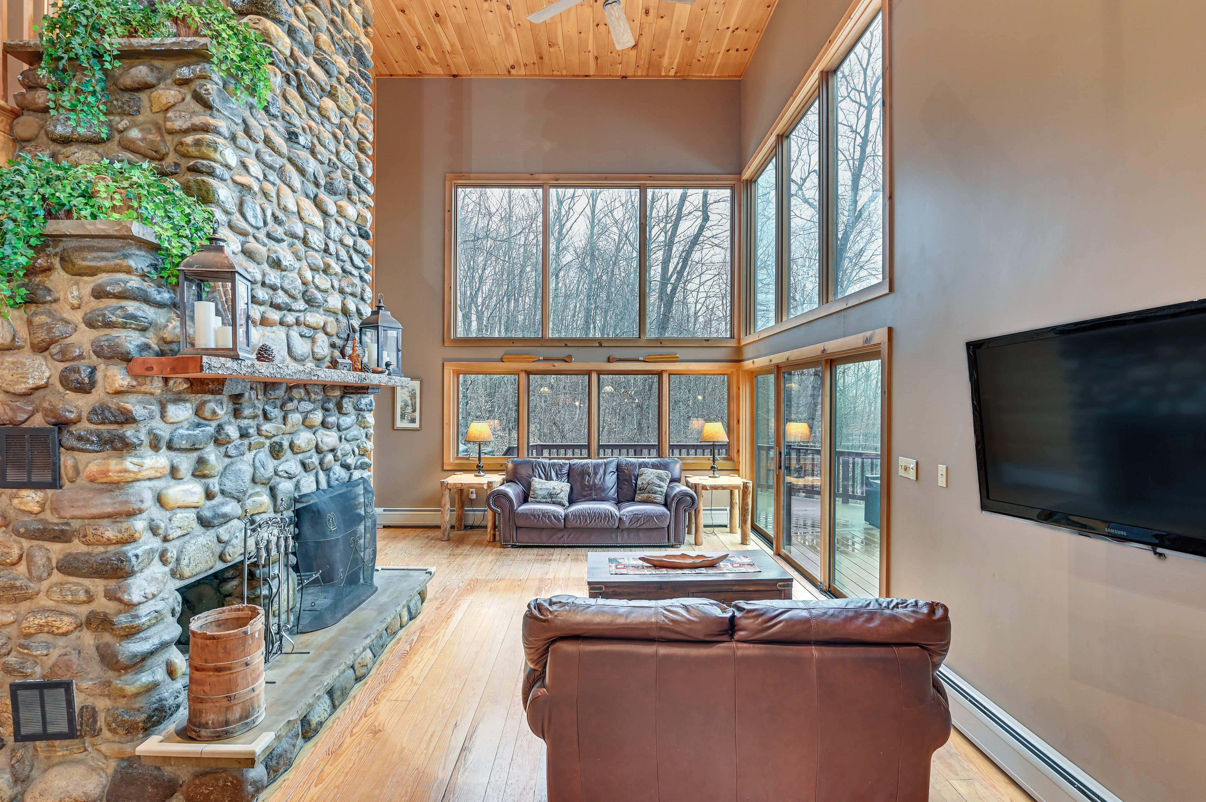 Gloversville Vacation Rental | 4BR | 2.5BA | 2,896 Sq Ft | Stairs Required