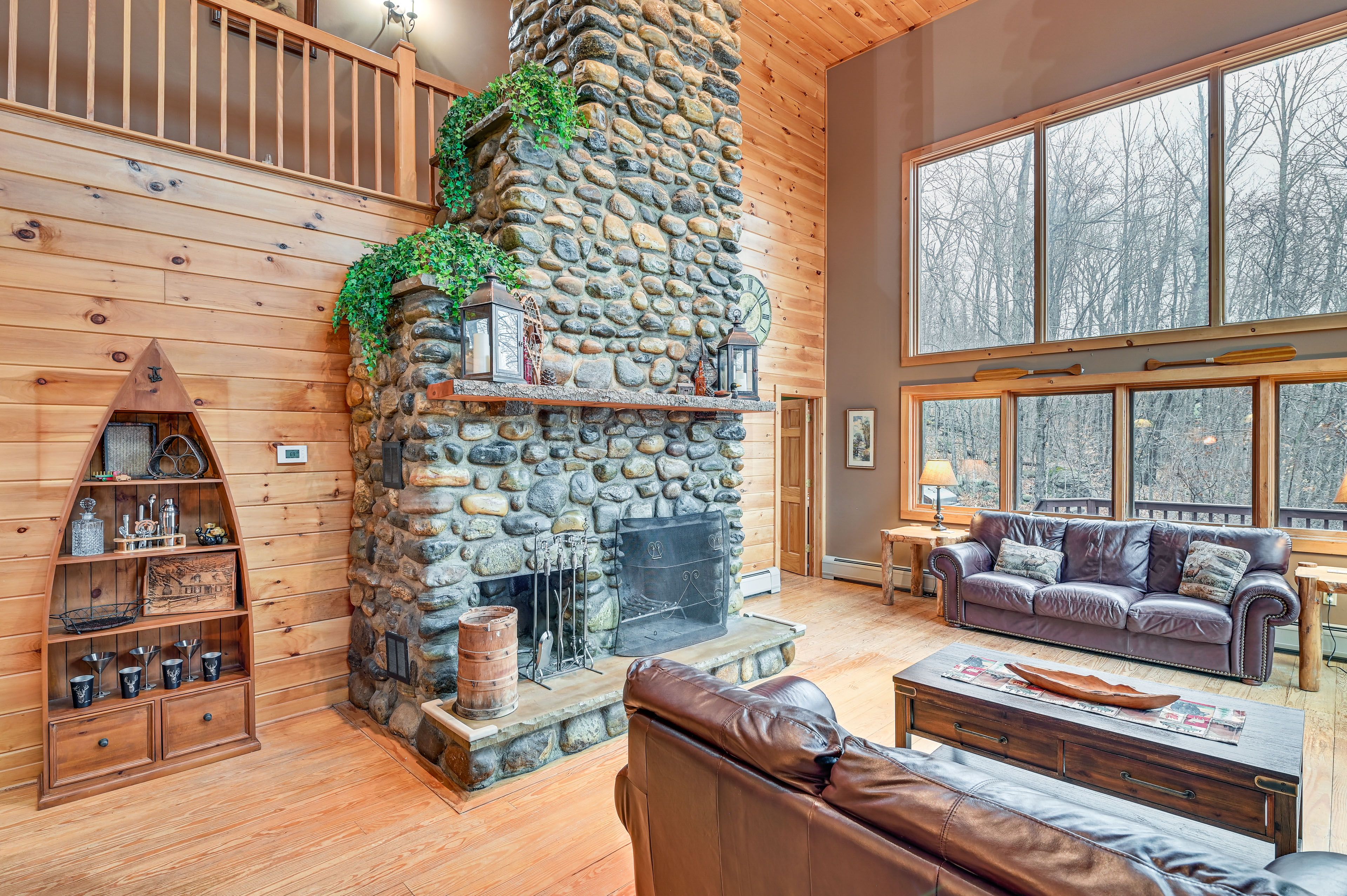 Living Room | 1st Floor | Smart TV | Fireplace | Free WiFi | Central Heating