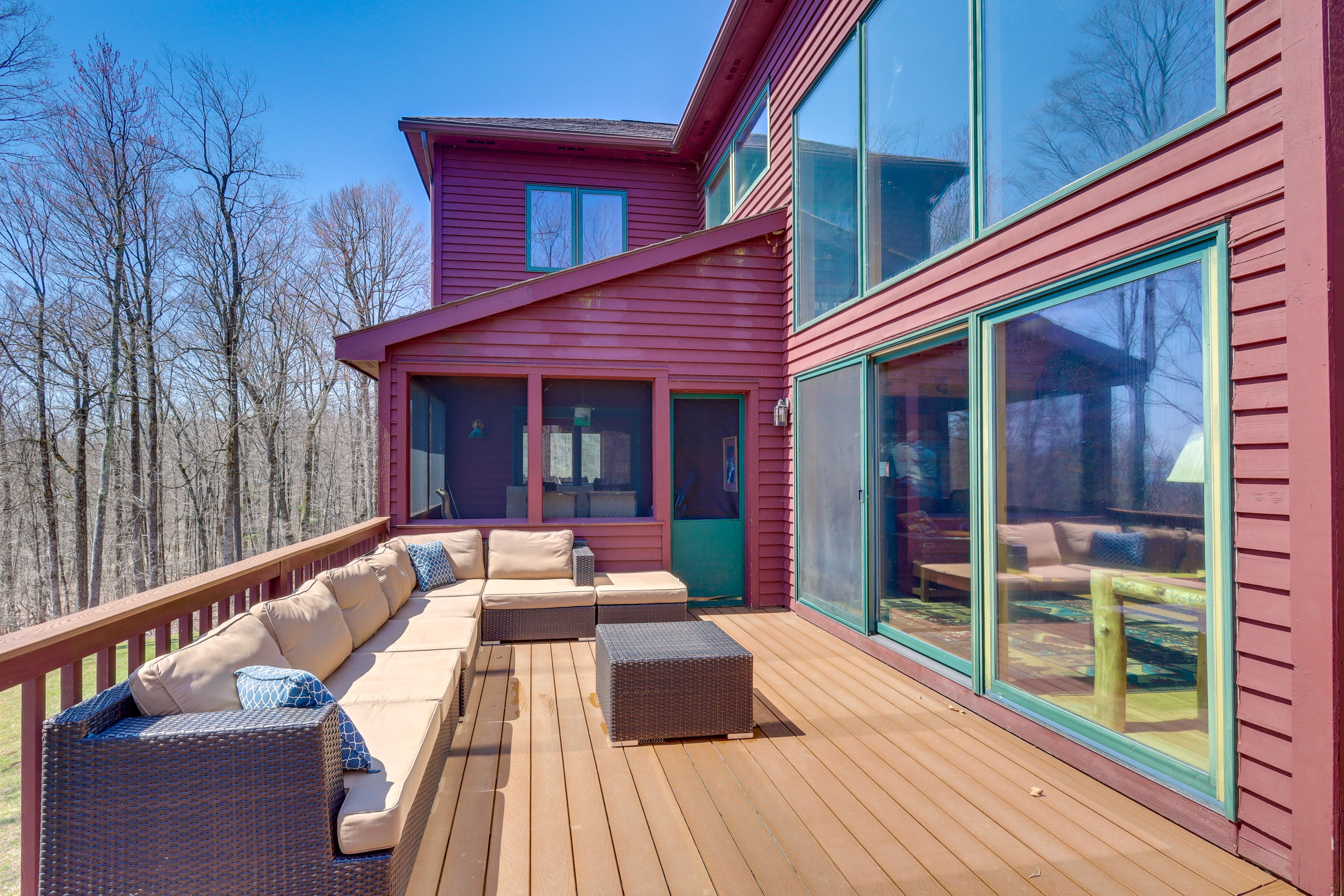 Furnished Deck | Gas Grill