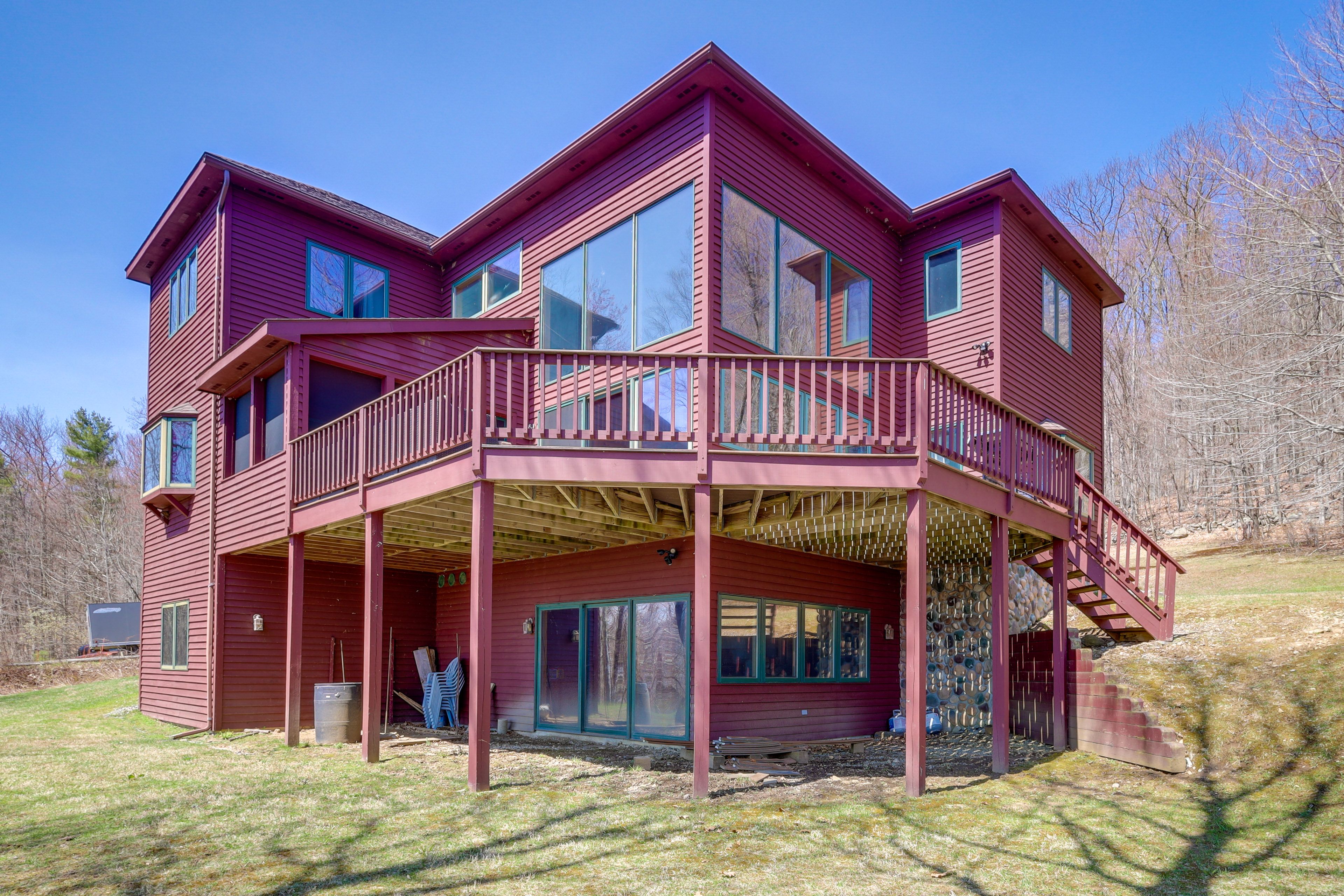 Property Exterior | Screened Porch | Deck