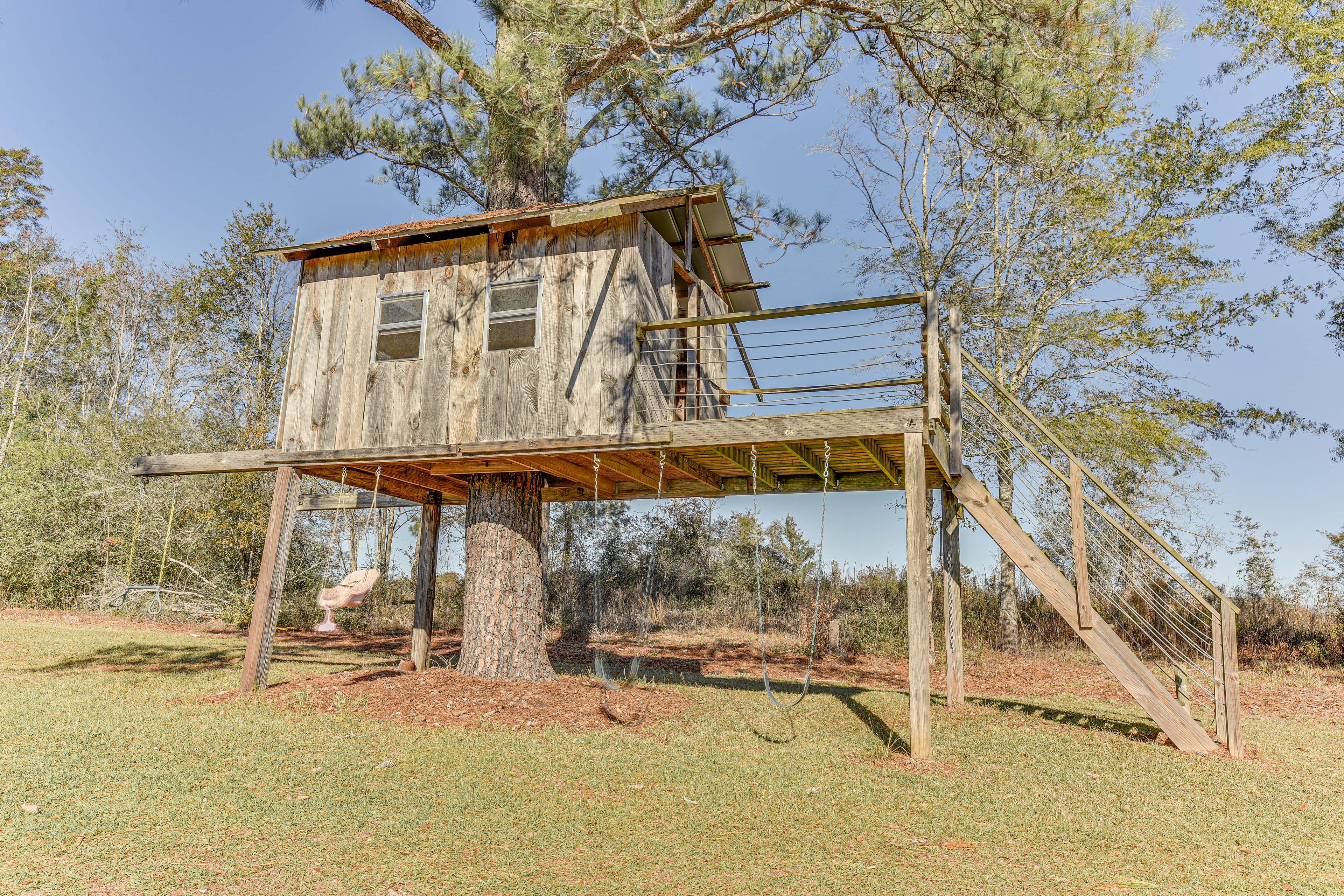 Spacious Yard | Tree House w/ Swings | 2-Story Cabin | Pet Friendly w/ Fee