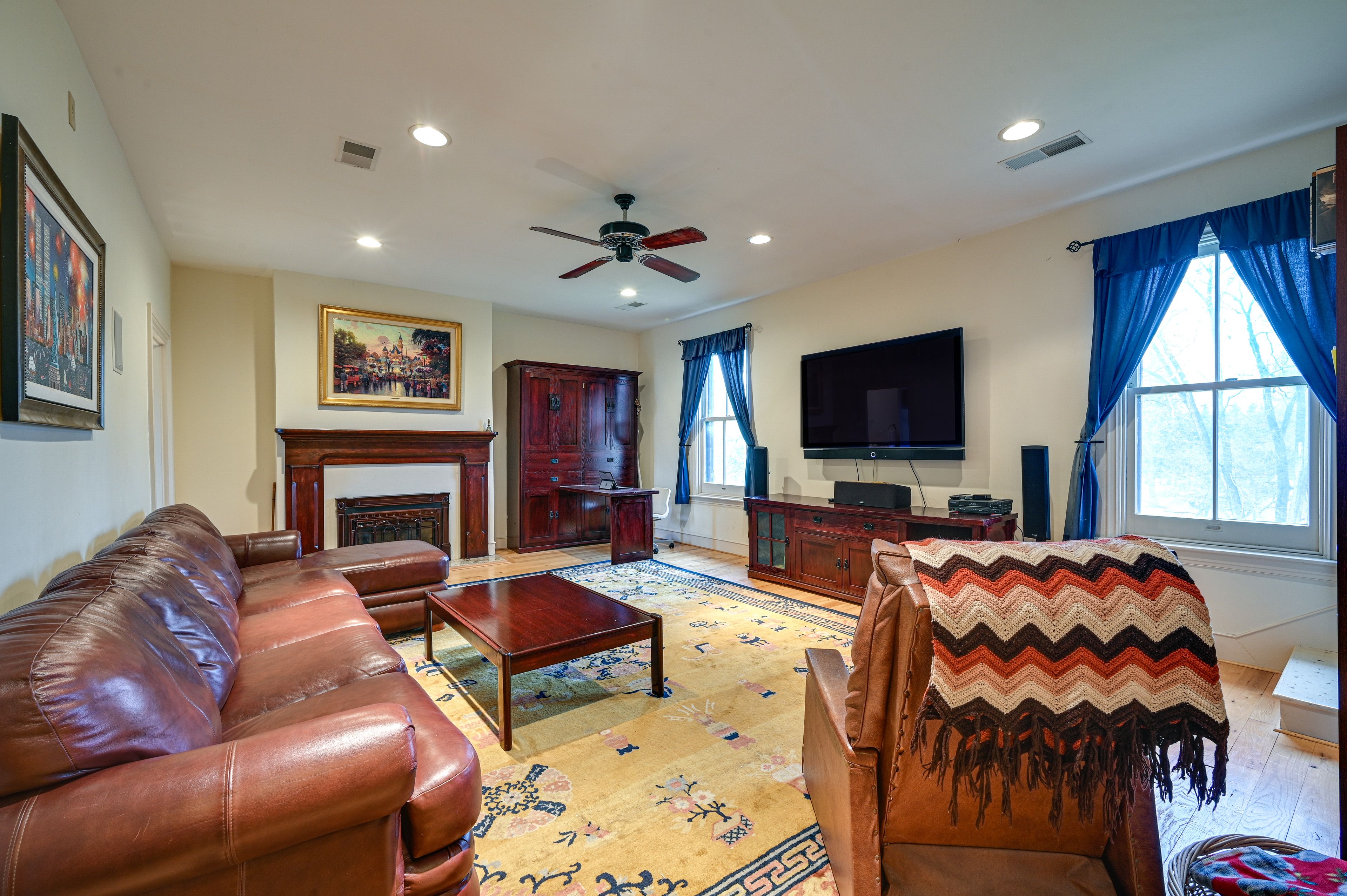 Bedroom 6 | 2nd Floor | Queen Murphy Bed | Queen Sleeper Sofa | Smart TV