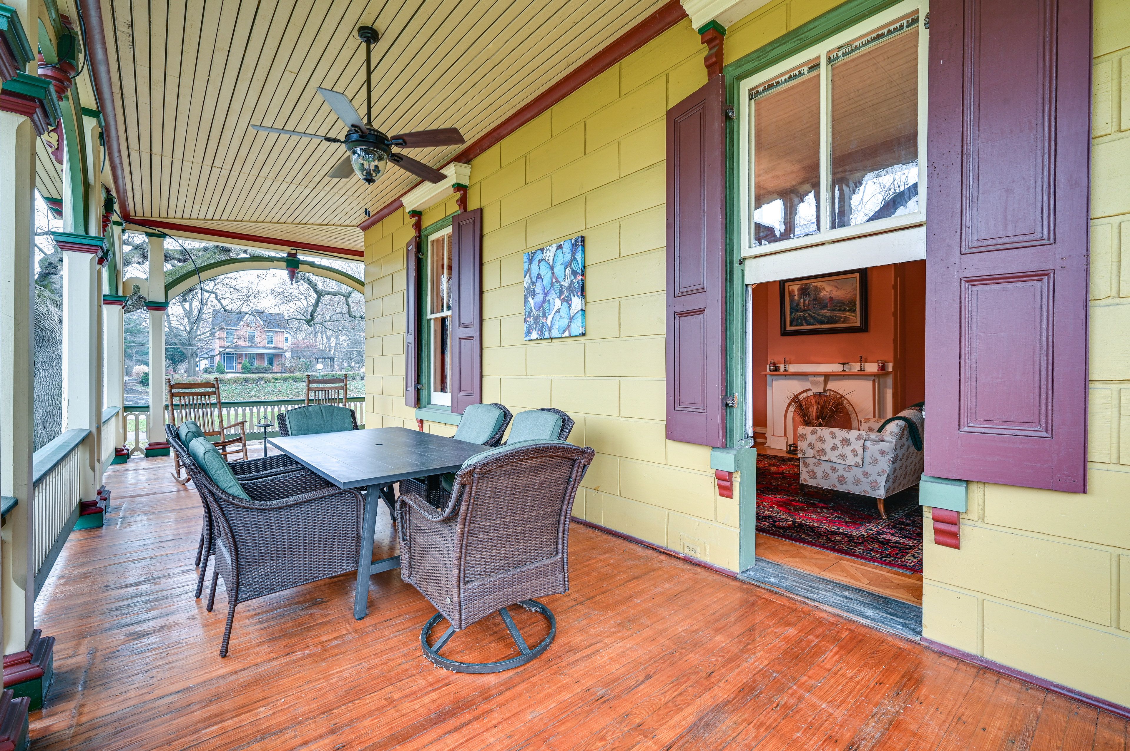 Covered Wraparound Deck | Outdoor Dining