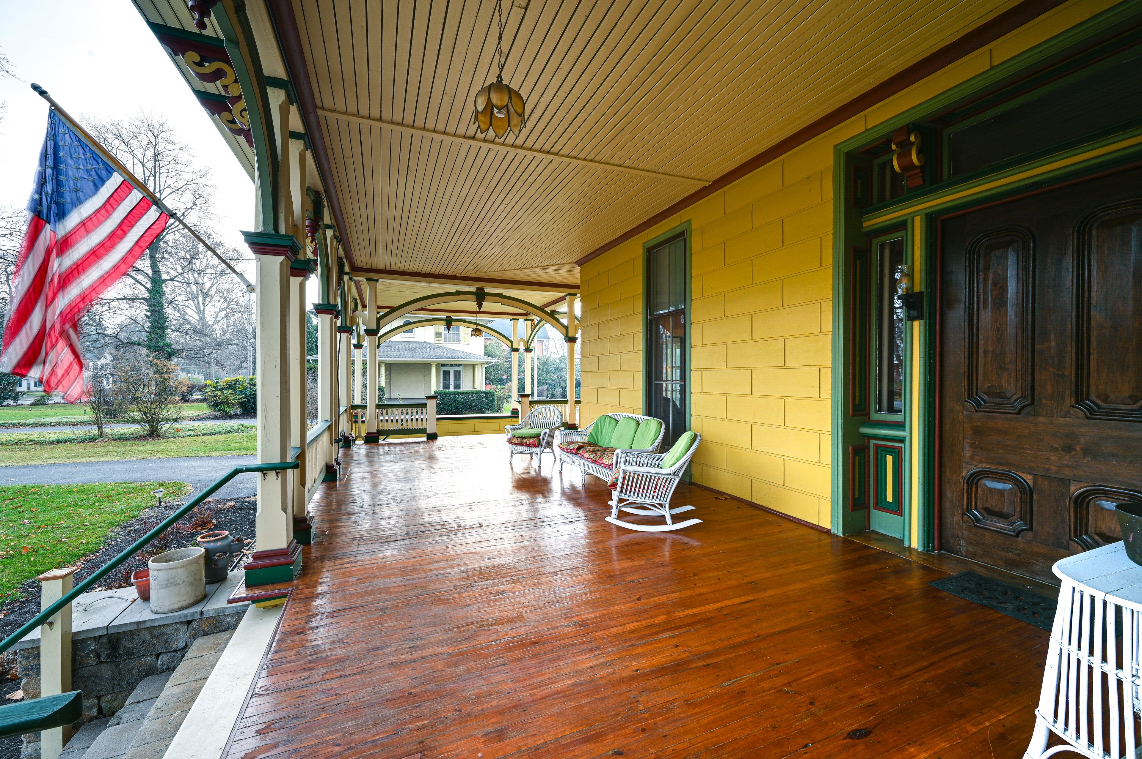 Front Deck | Main Entrance