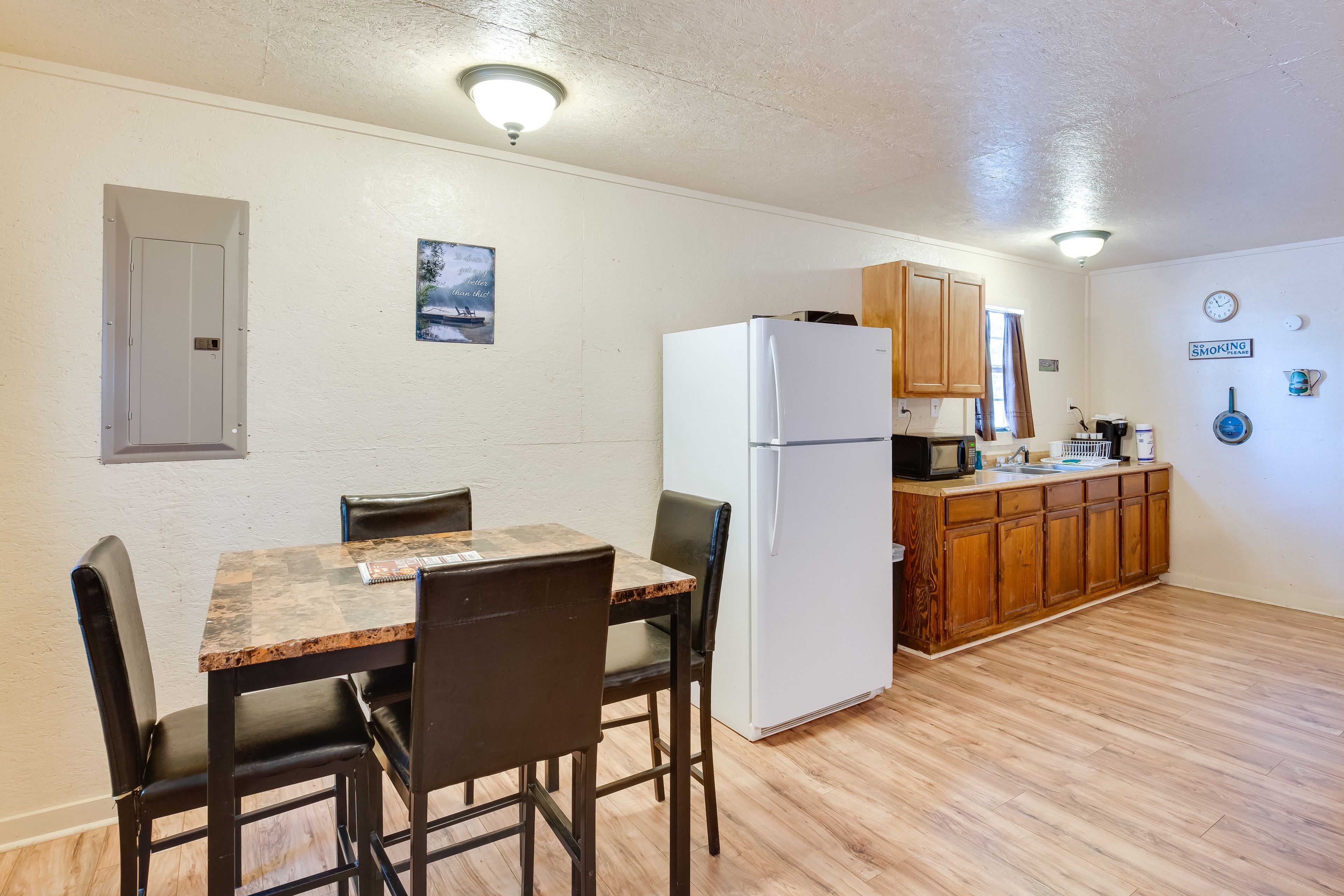 Dining Area | Dishware & Flatware Provided