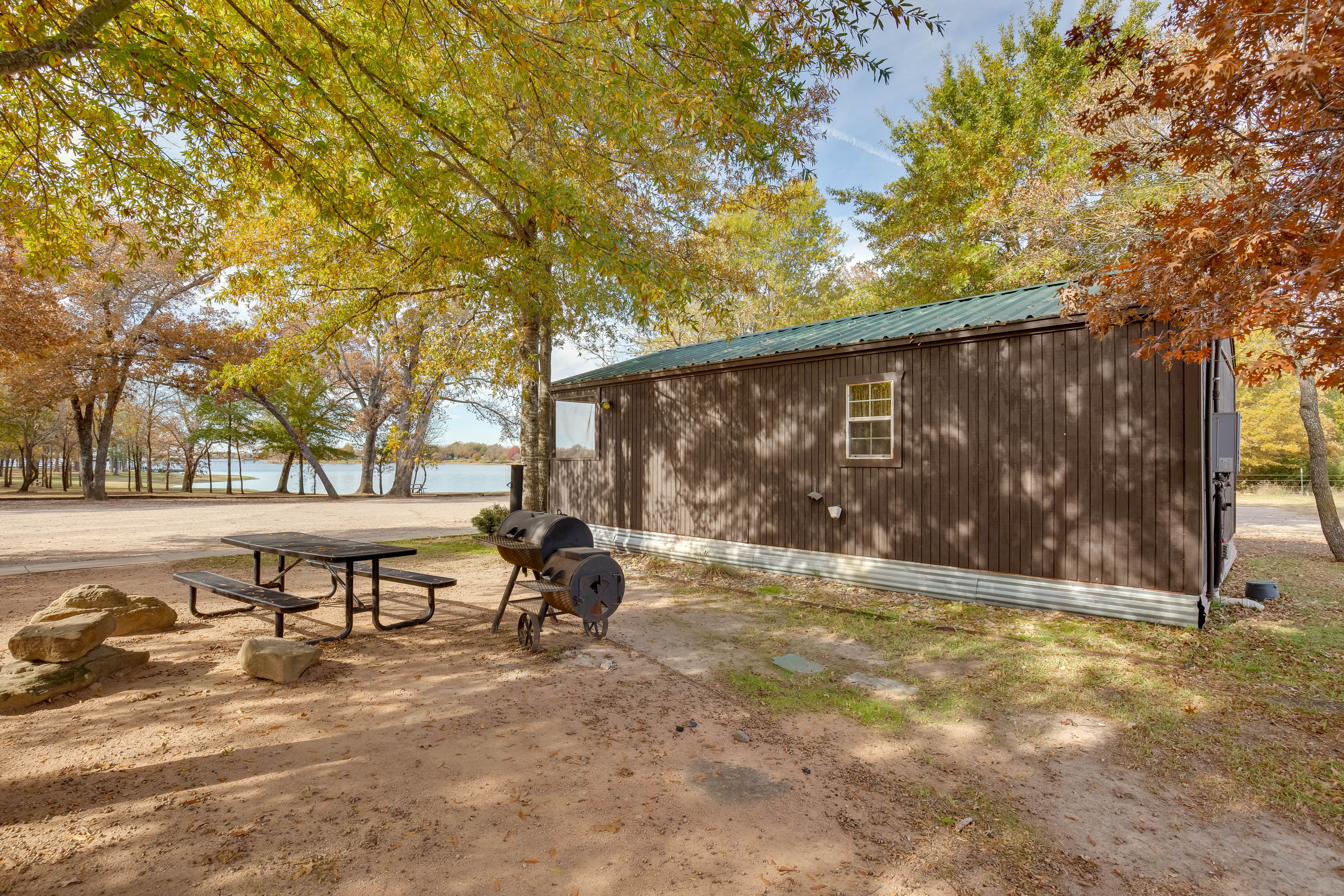 Outdoor Space | Charcoal Grill | Wood-Burning Fire Pit