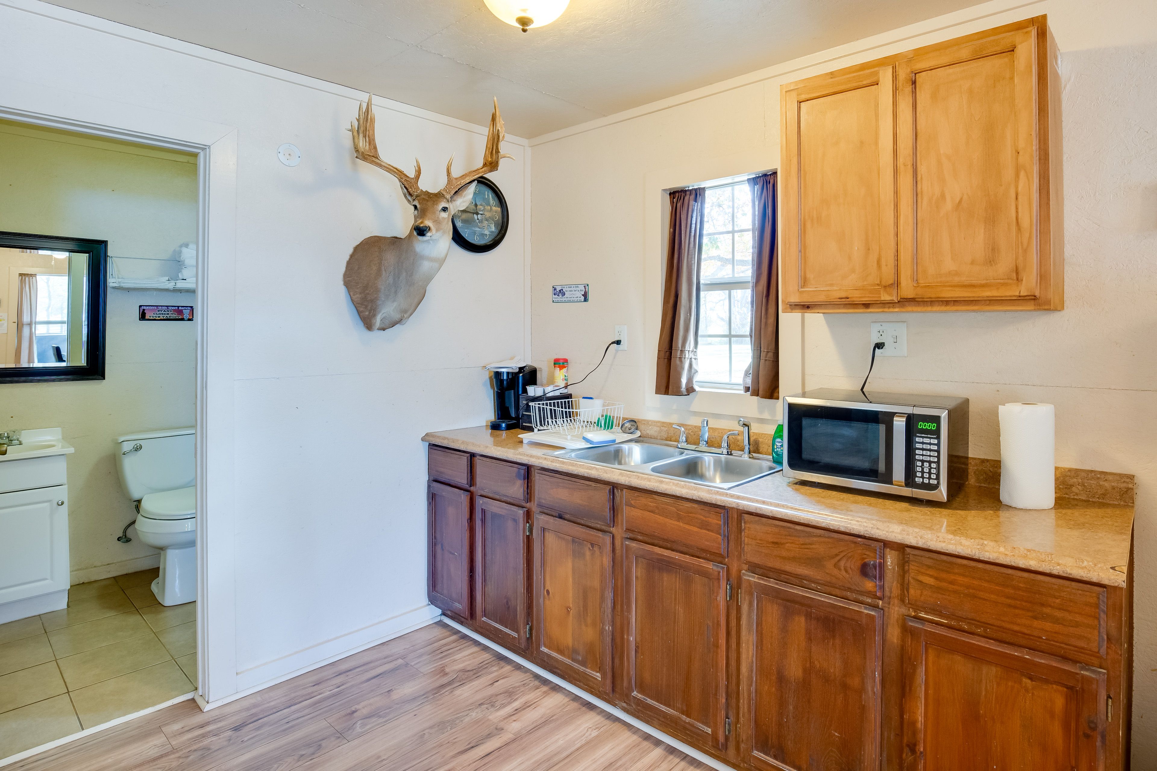 Kitchenette | Hot Plate | Keurig Single-Serve Coffee Maker