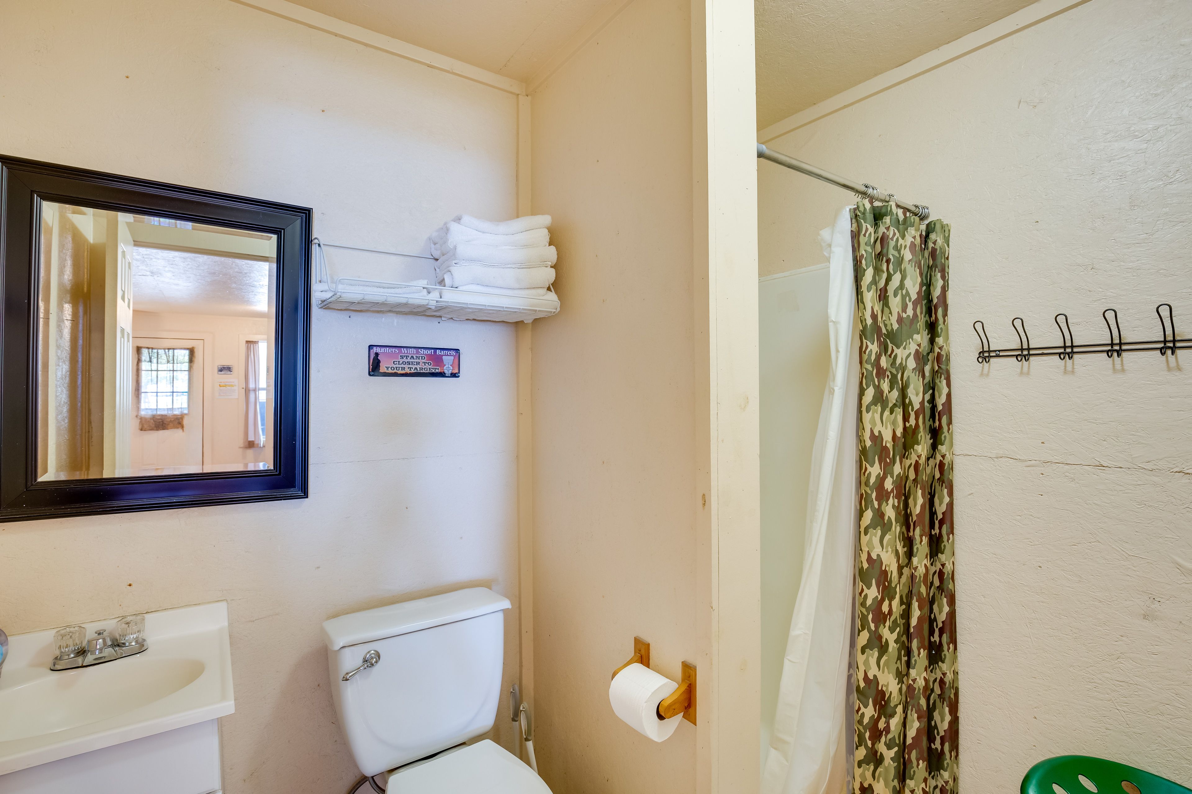 Bathroom | Walk-In Shower | Towels Provided