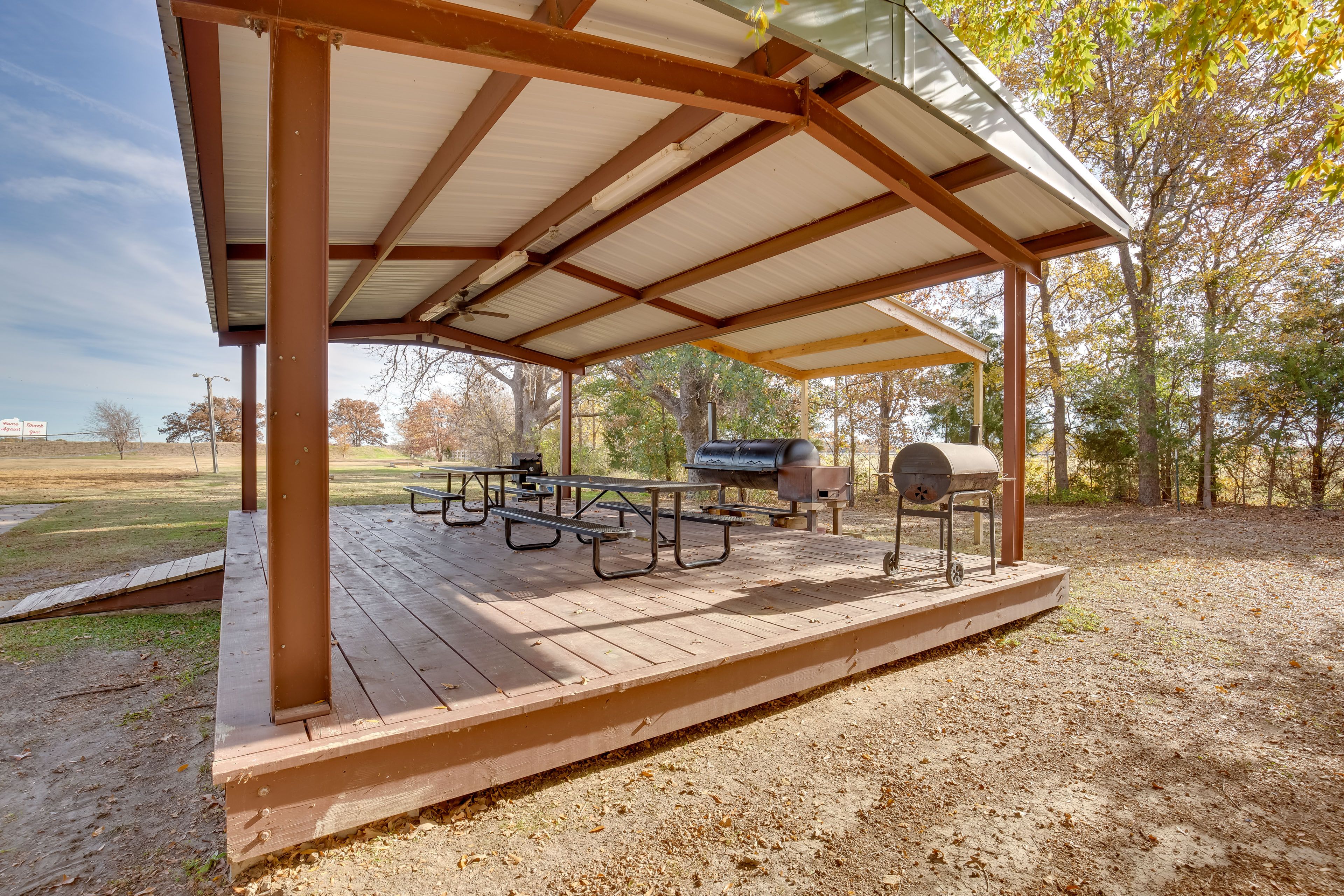 Community Picnic Area | Smoker | Fish Fryer