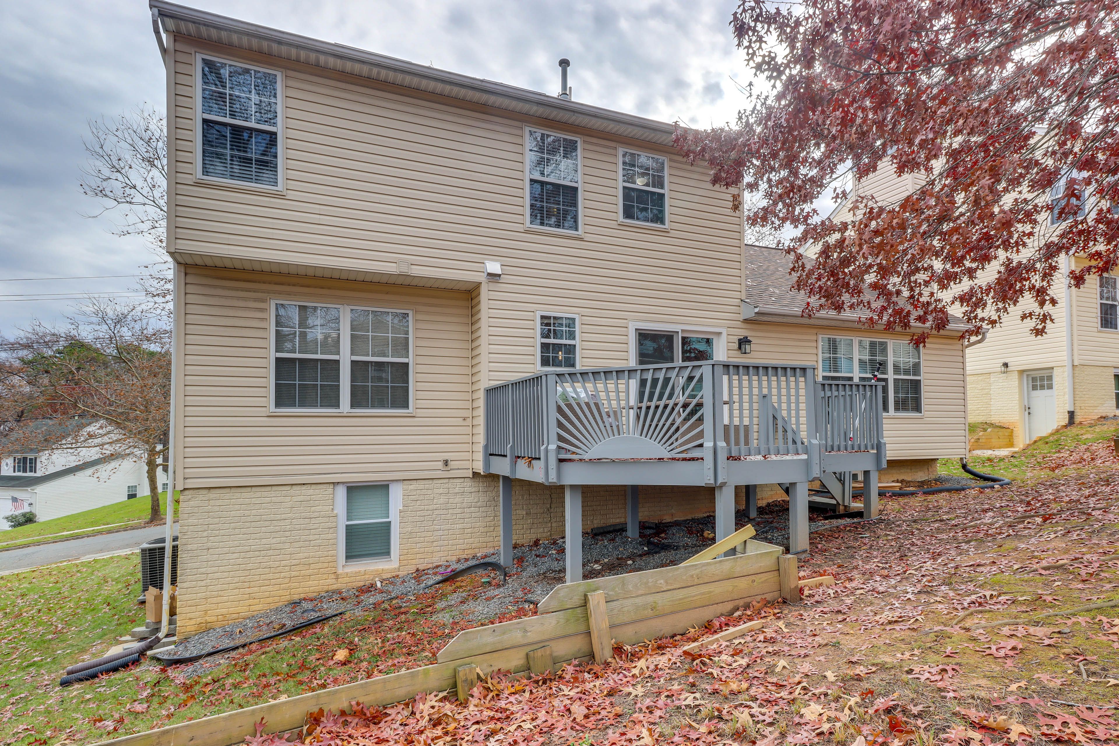 Shared Exterior | Central Heating & A/C | Free WiFi