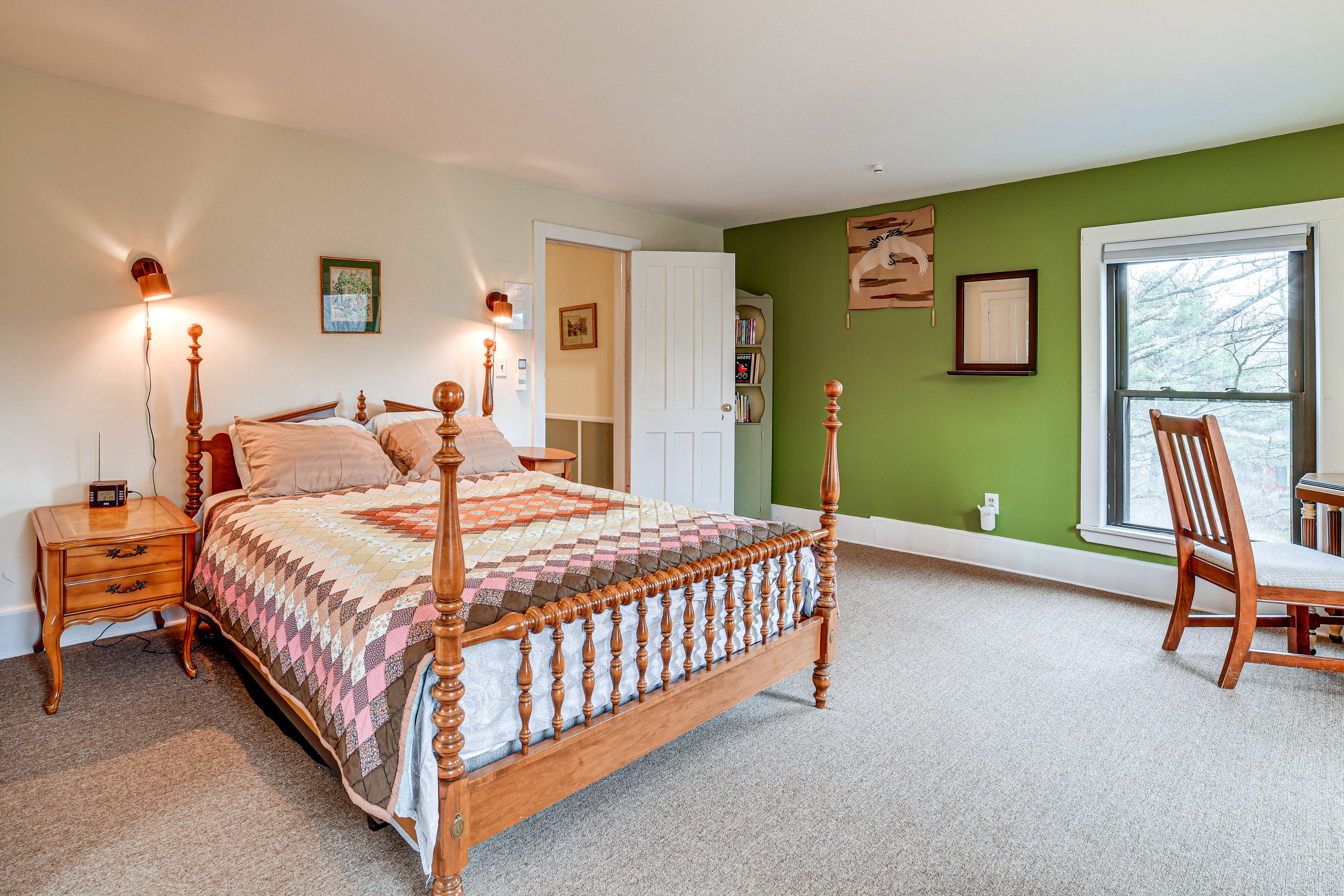 Bedroom 1 | Queen Bed | Laptop-Friendly Workspace | 2nd Floor
