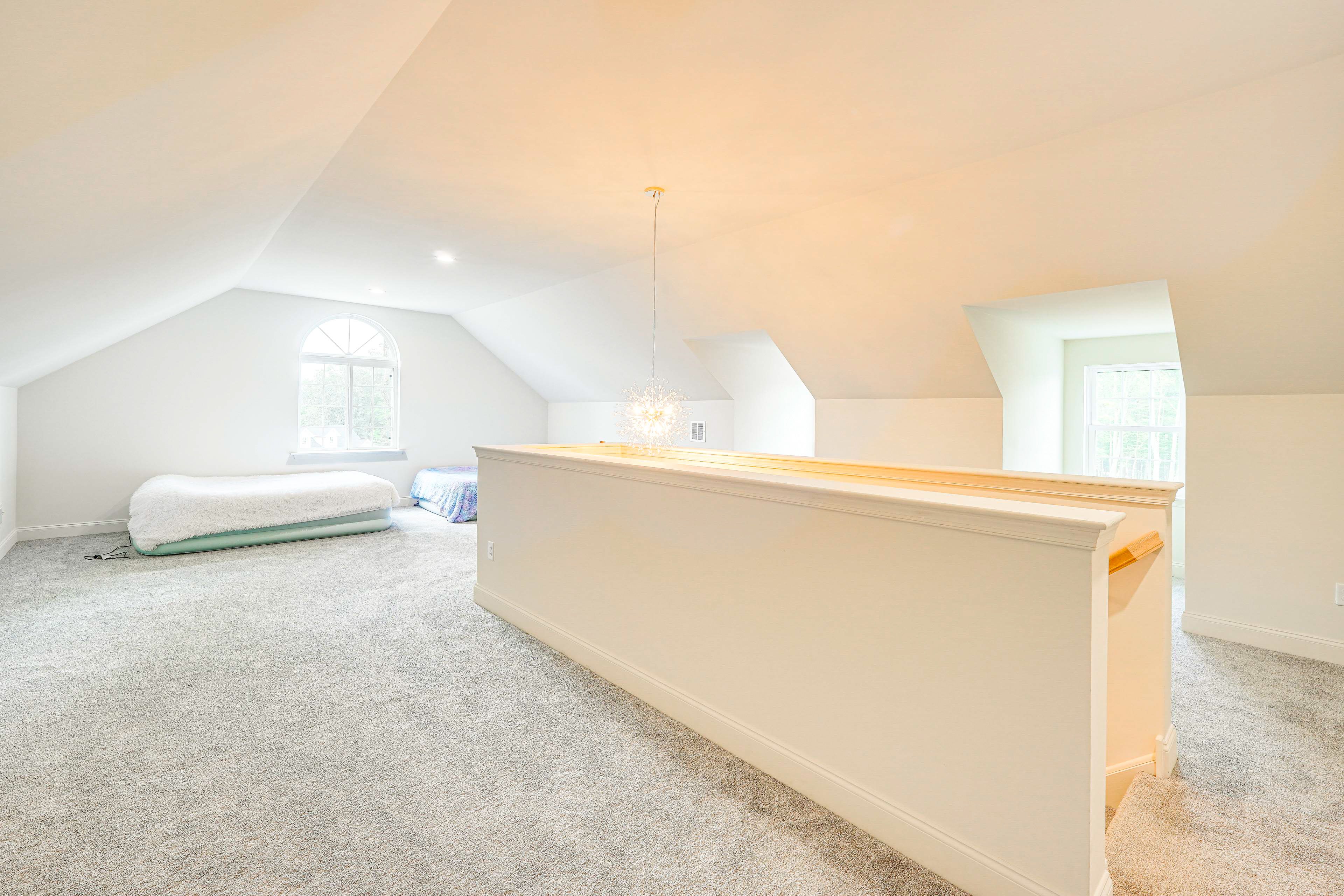 Loft | 2 Queen Air Mattresses | 3rd Floor