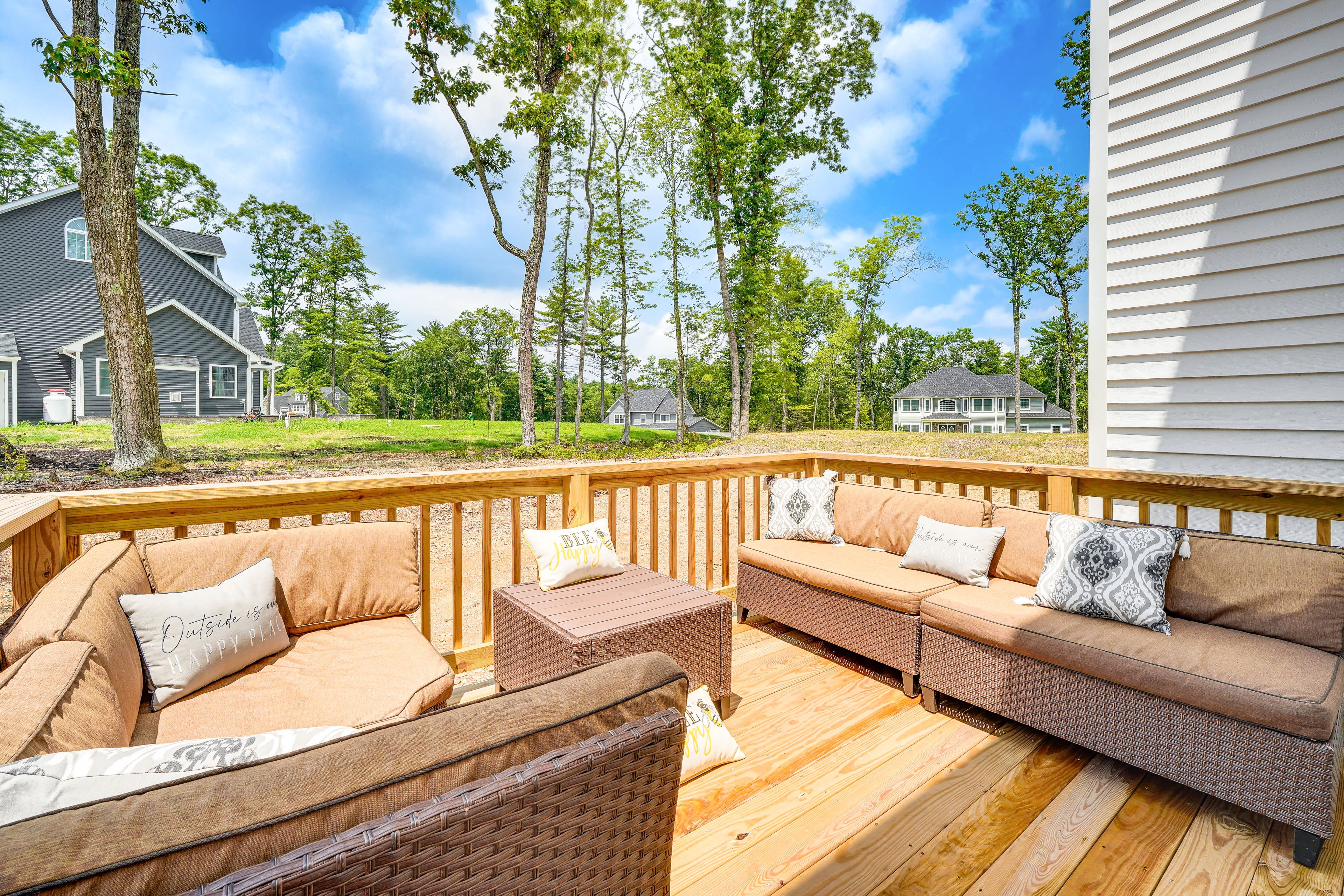 Private Deck | Outdoor Seating