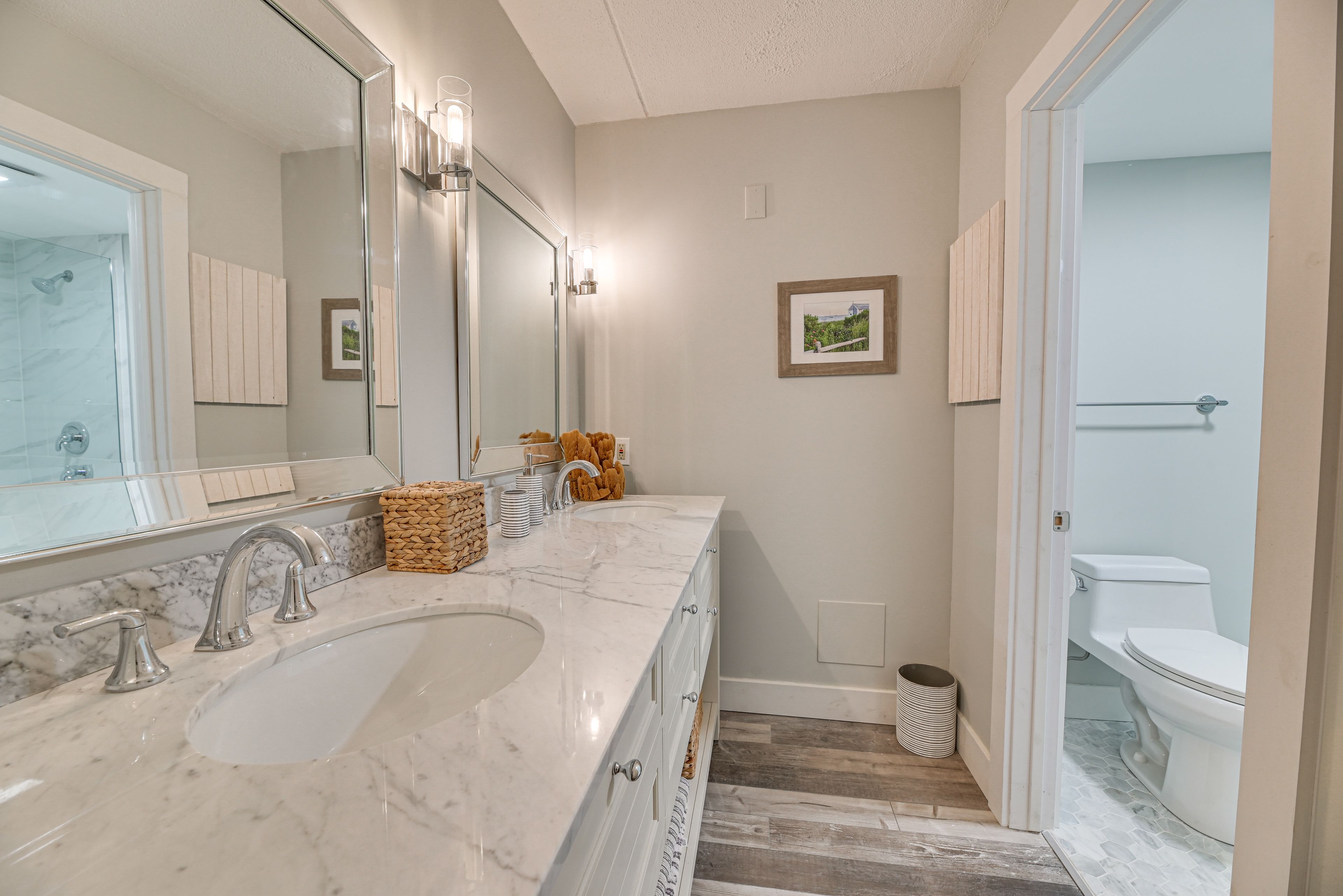 Full Bathroom | Complimentary Toiletries