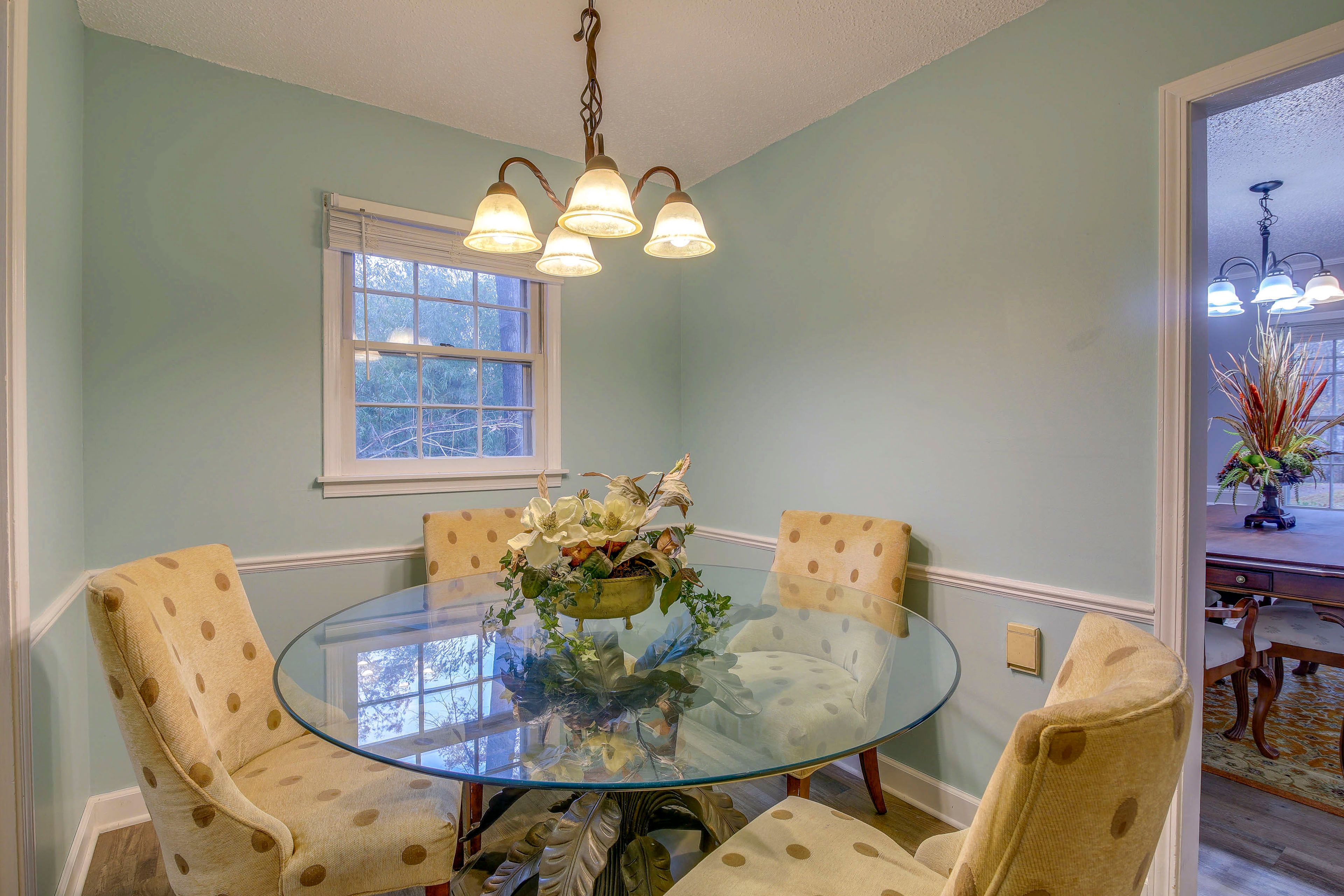 Additional Dining Area | Dining Table