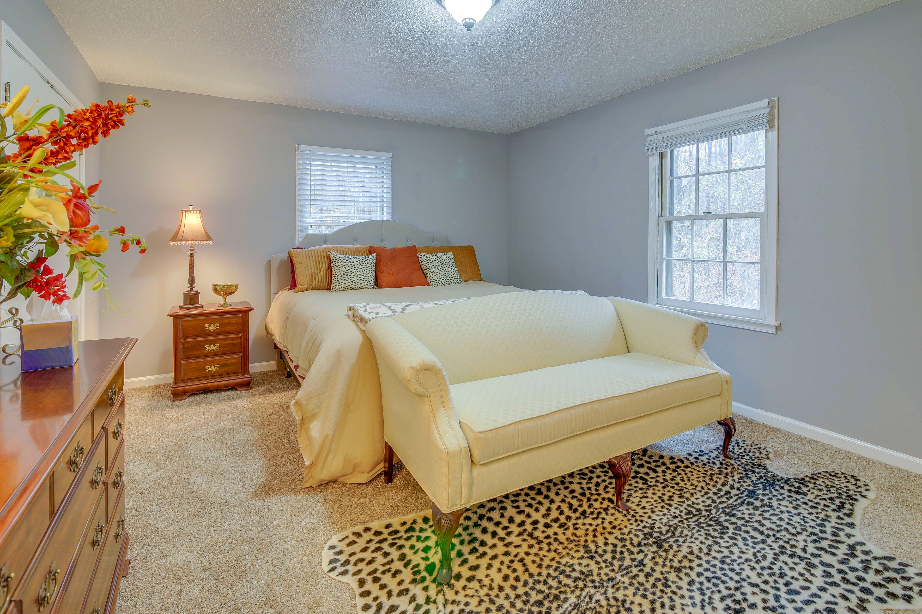 Bedroom 2 | Queen Bed | Flat-Screen TV | En-Suite Bathroom