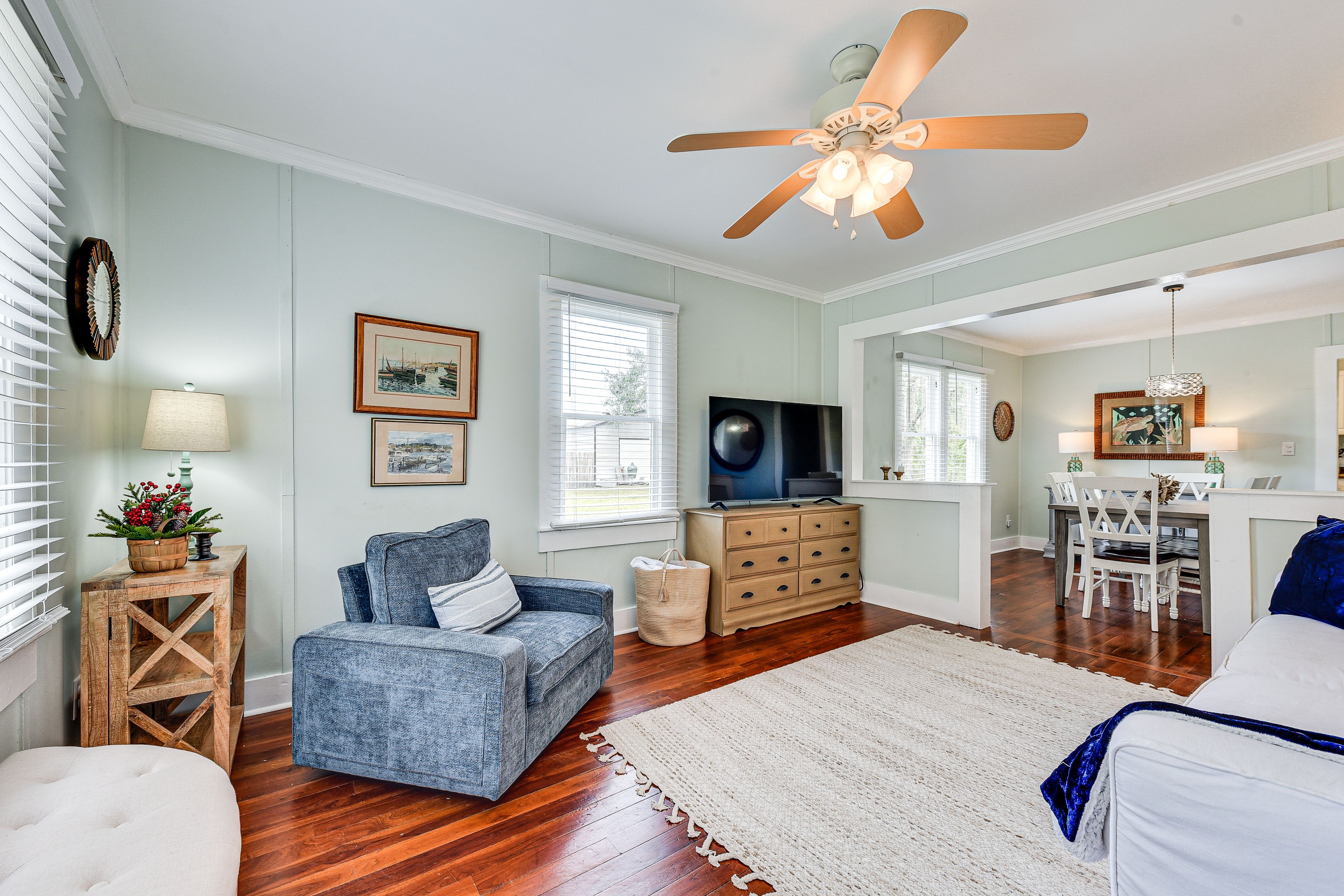 Living Room | Queen Sleeper Sofa