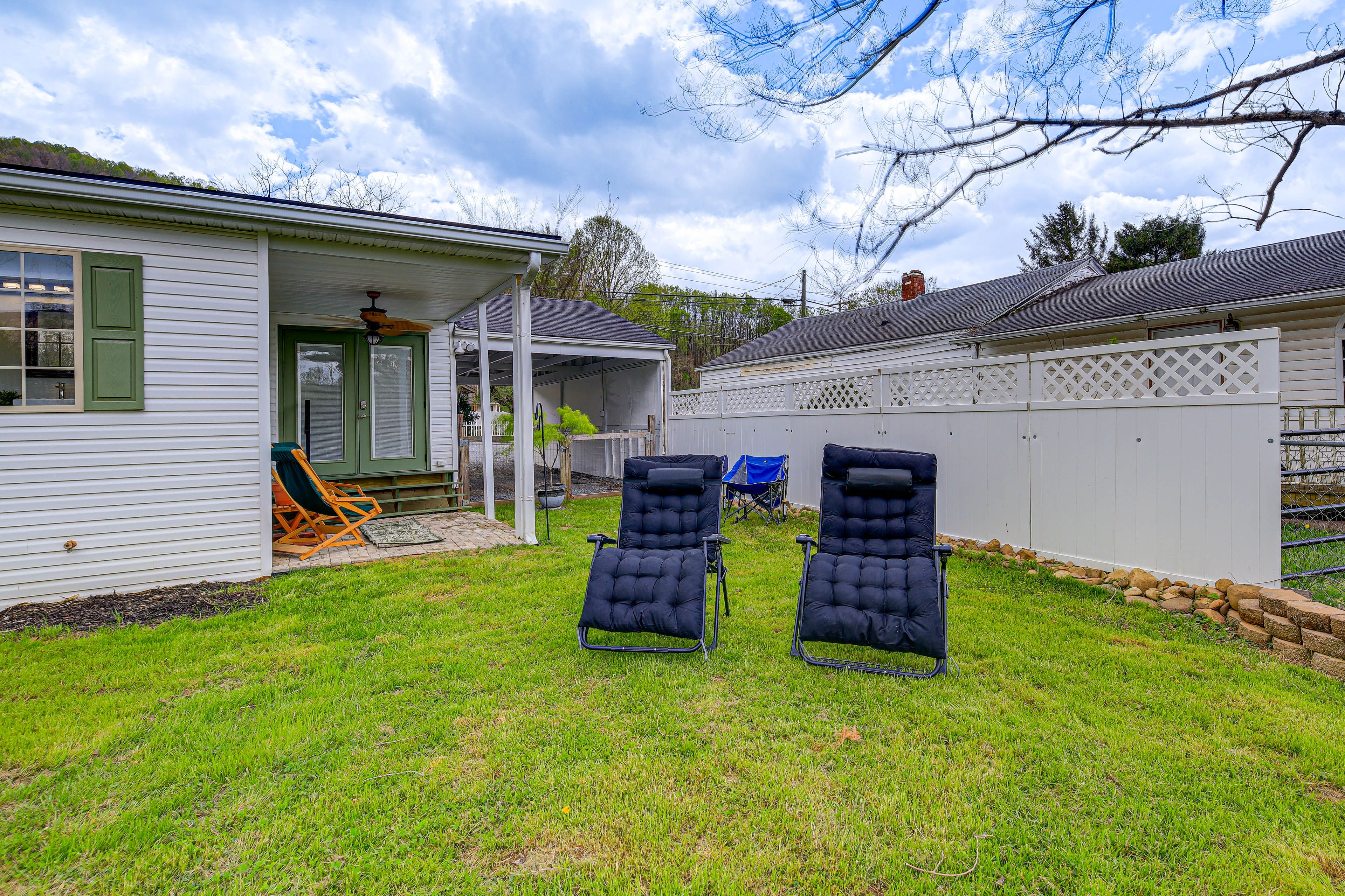 Yard | Lounge Chairs